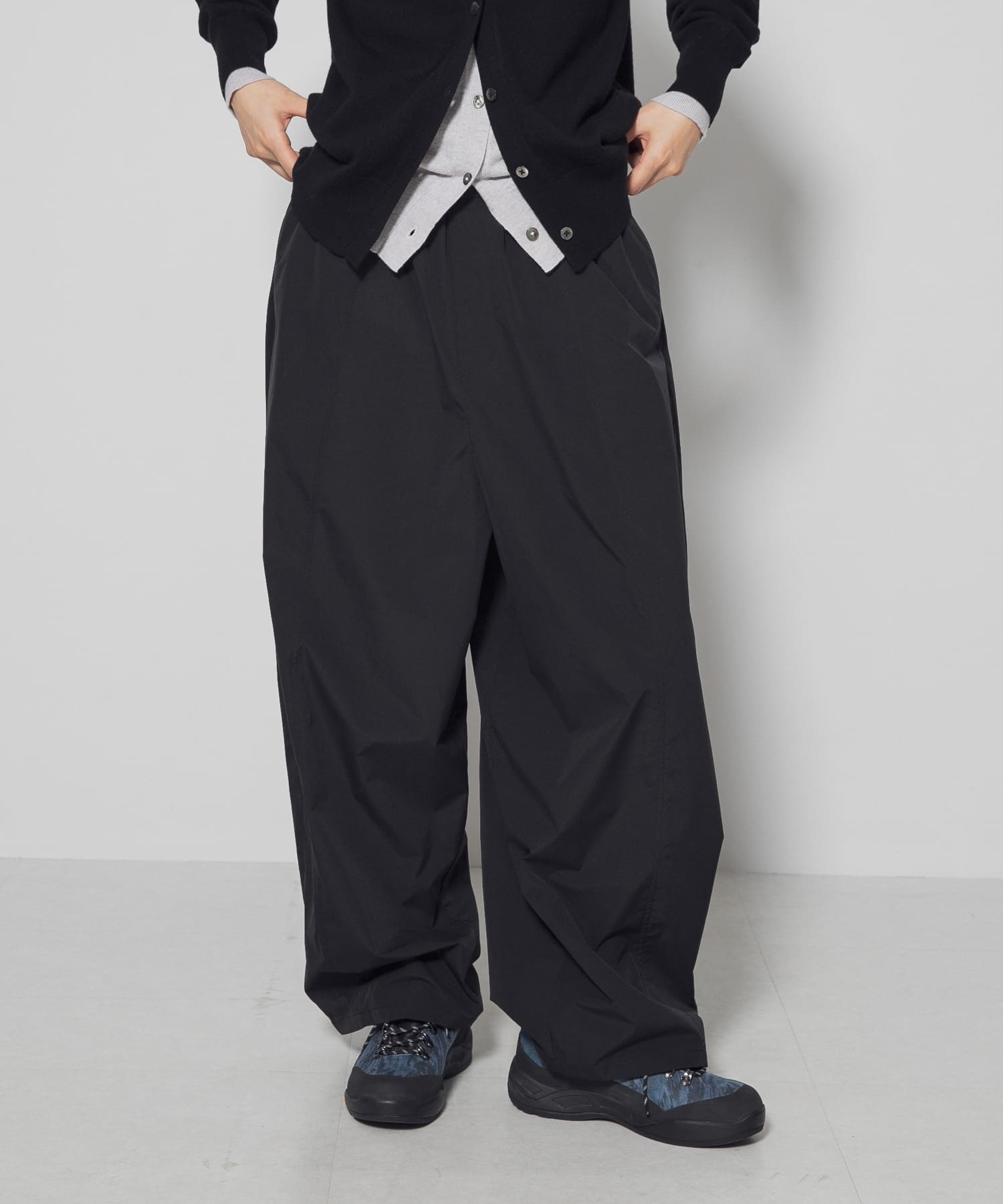 ブラック