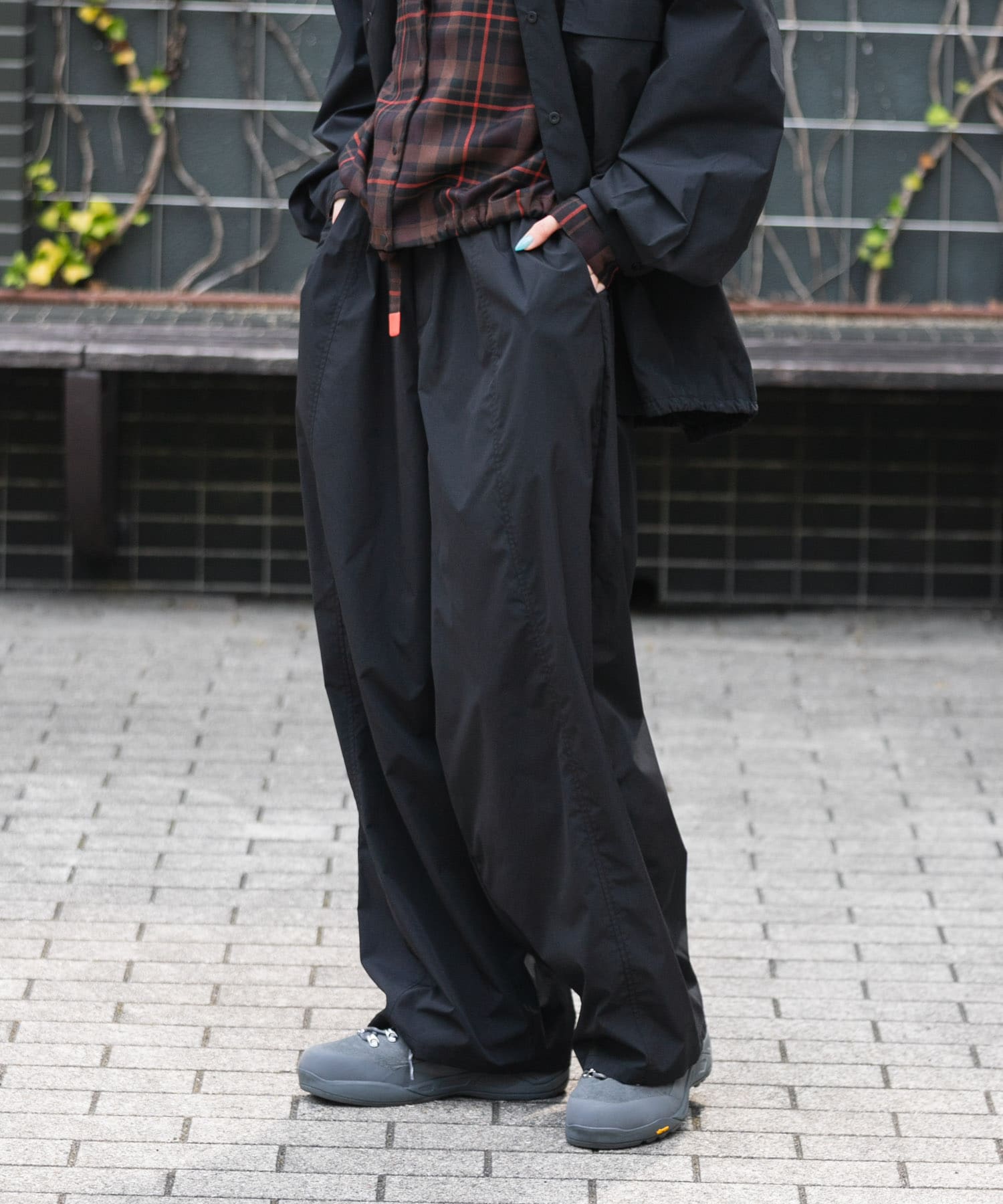 ブラック