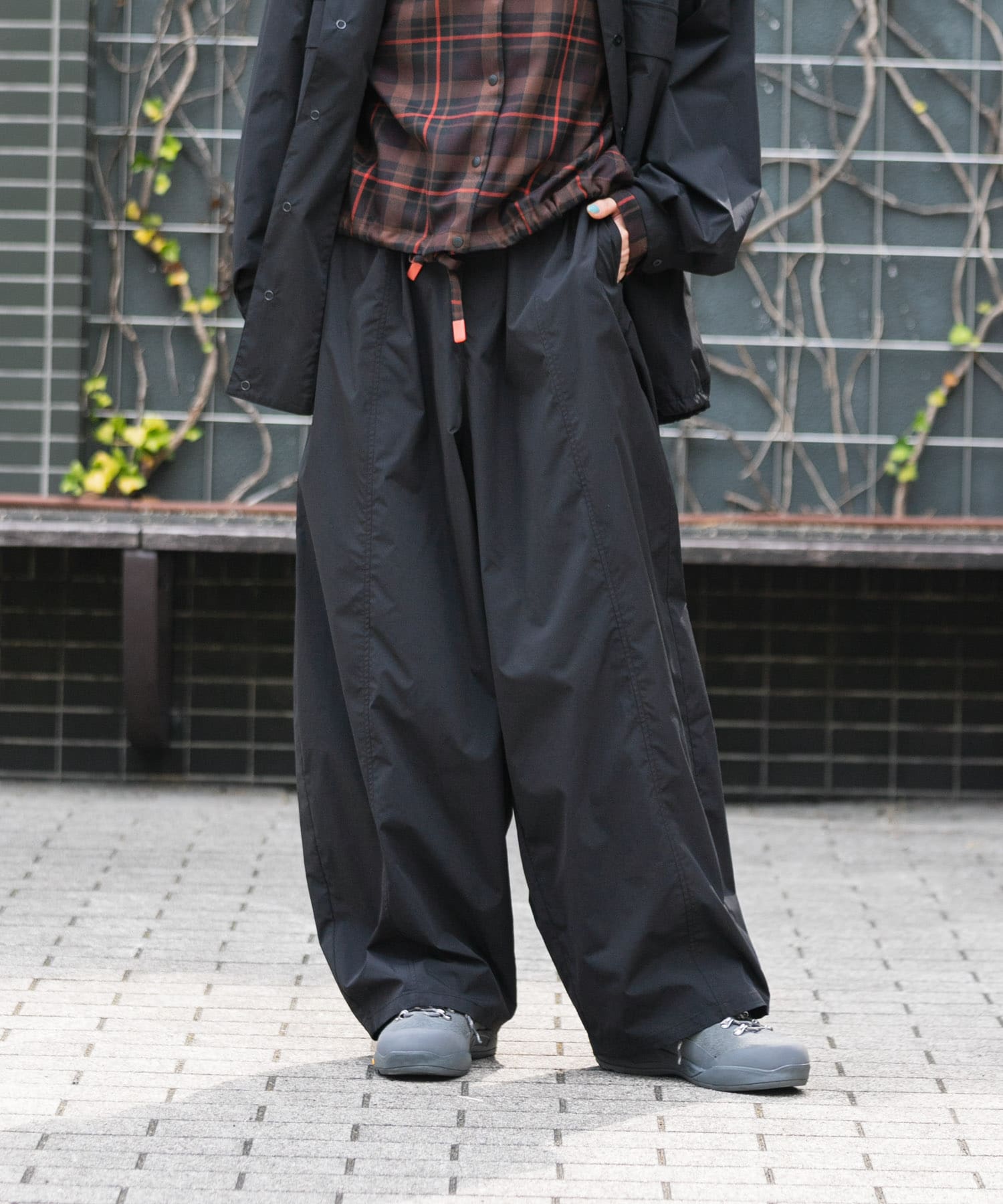ブラック