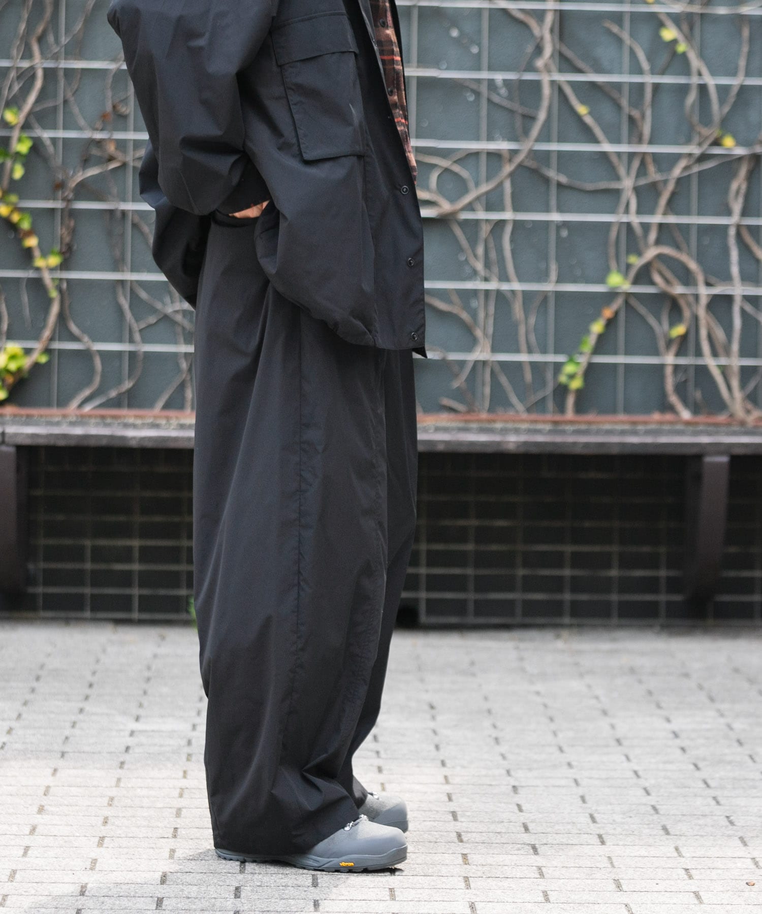 ブラック