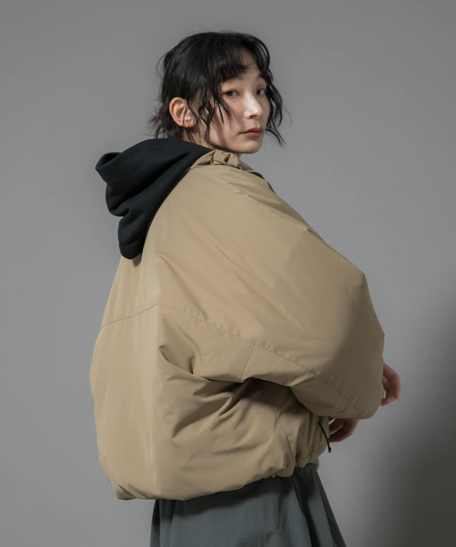 ベージュ