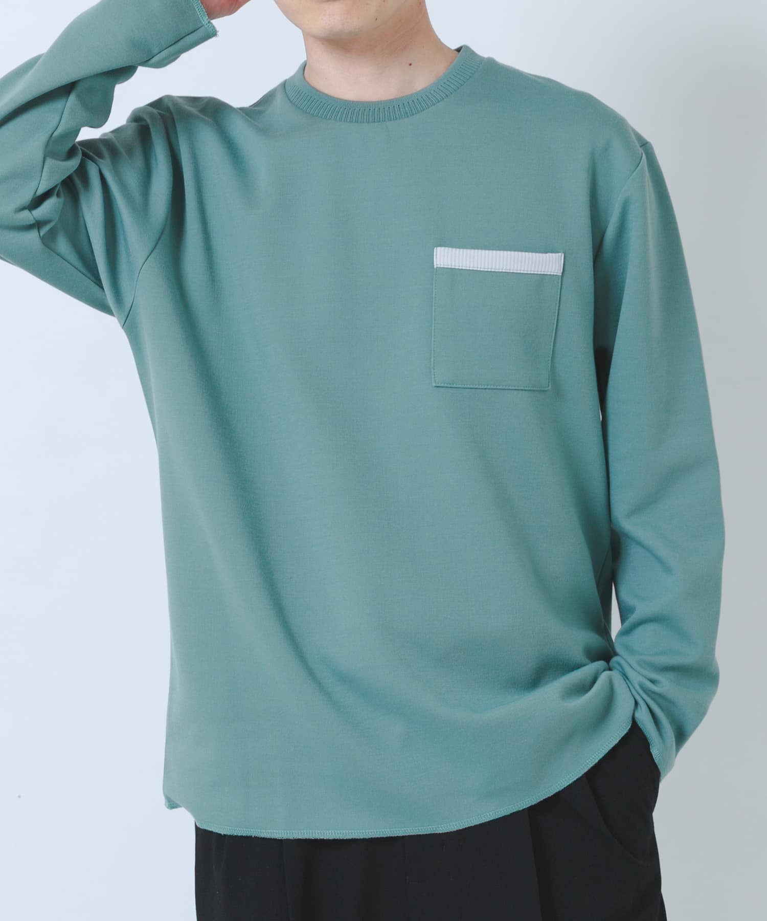 GREEN