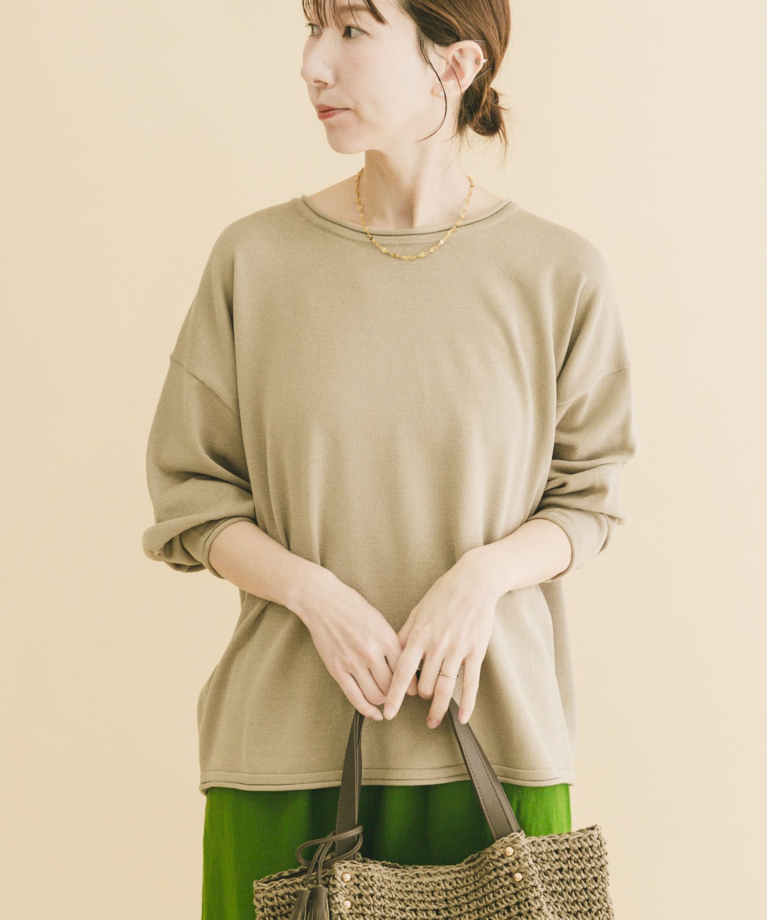 ルーズフォルムボートネックニット