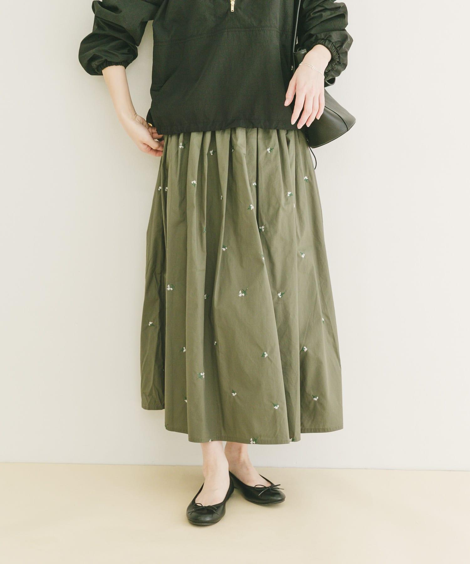 エンブロイダリーギャザースカート