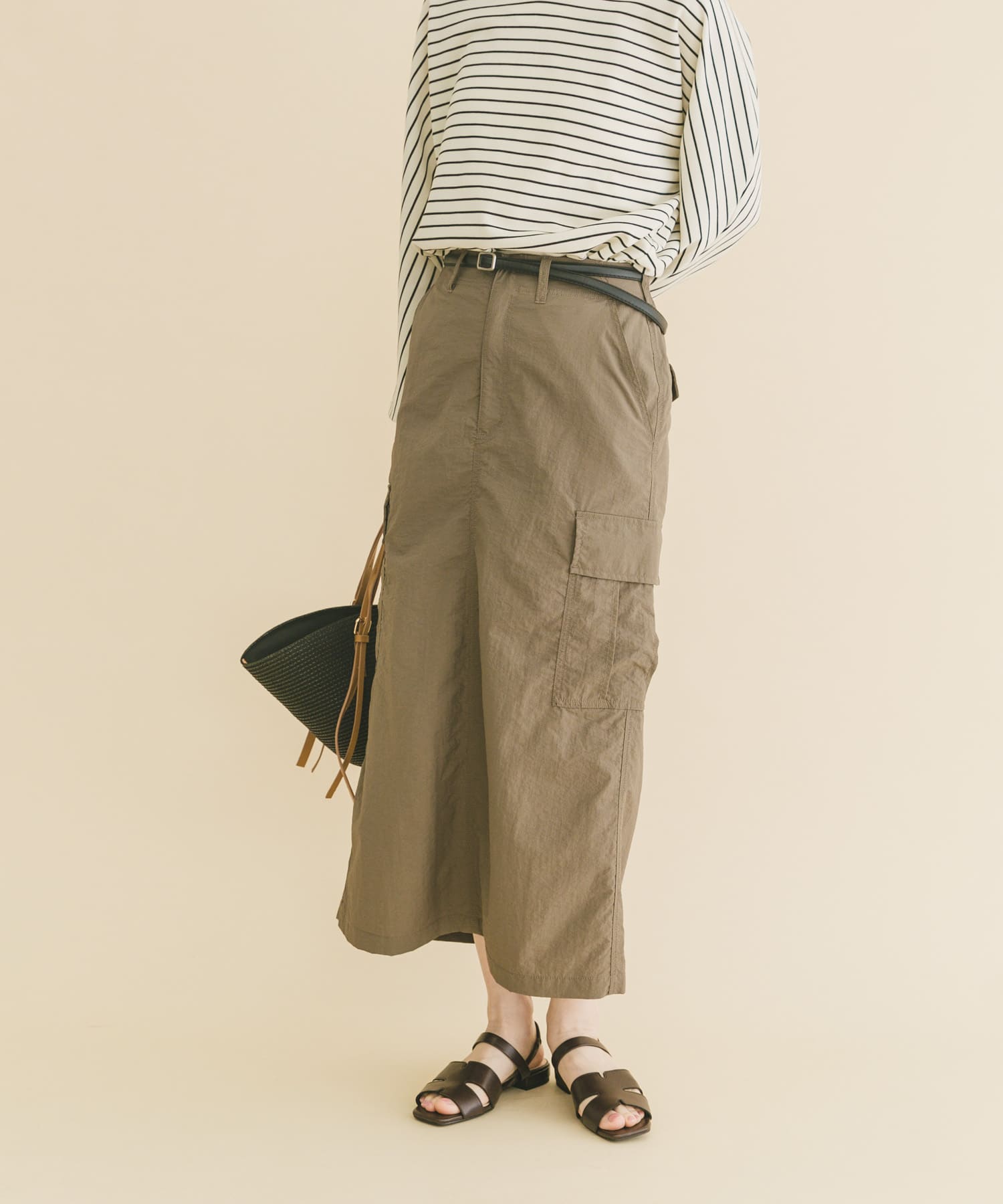 ベルト付きカーゴスカート