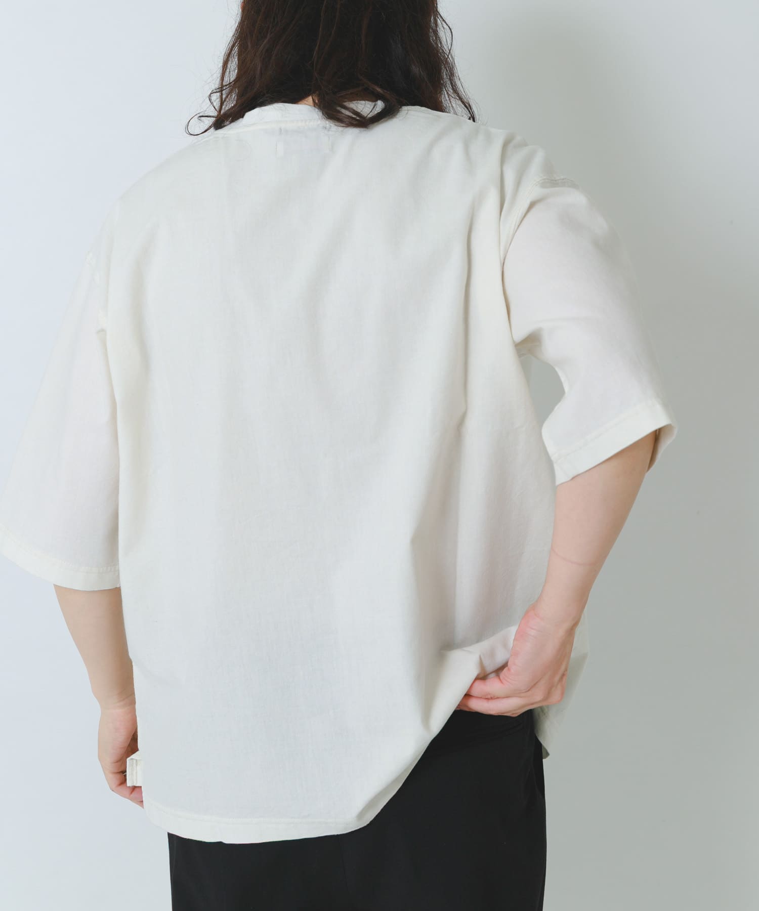 OFF WHITE