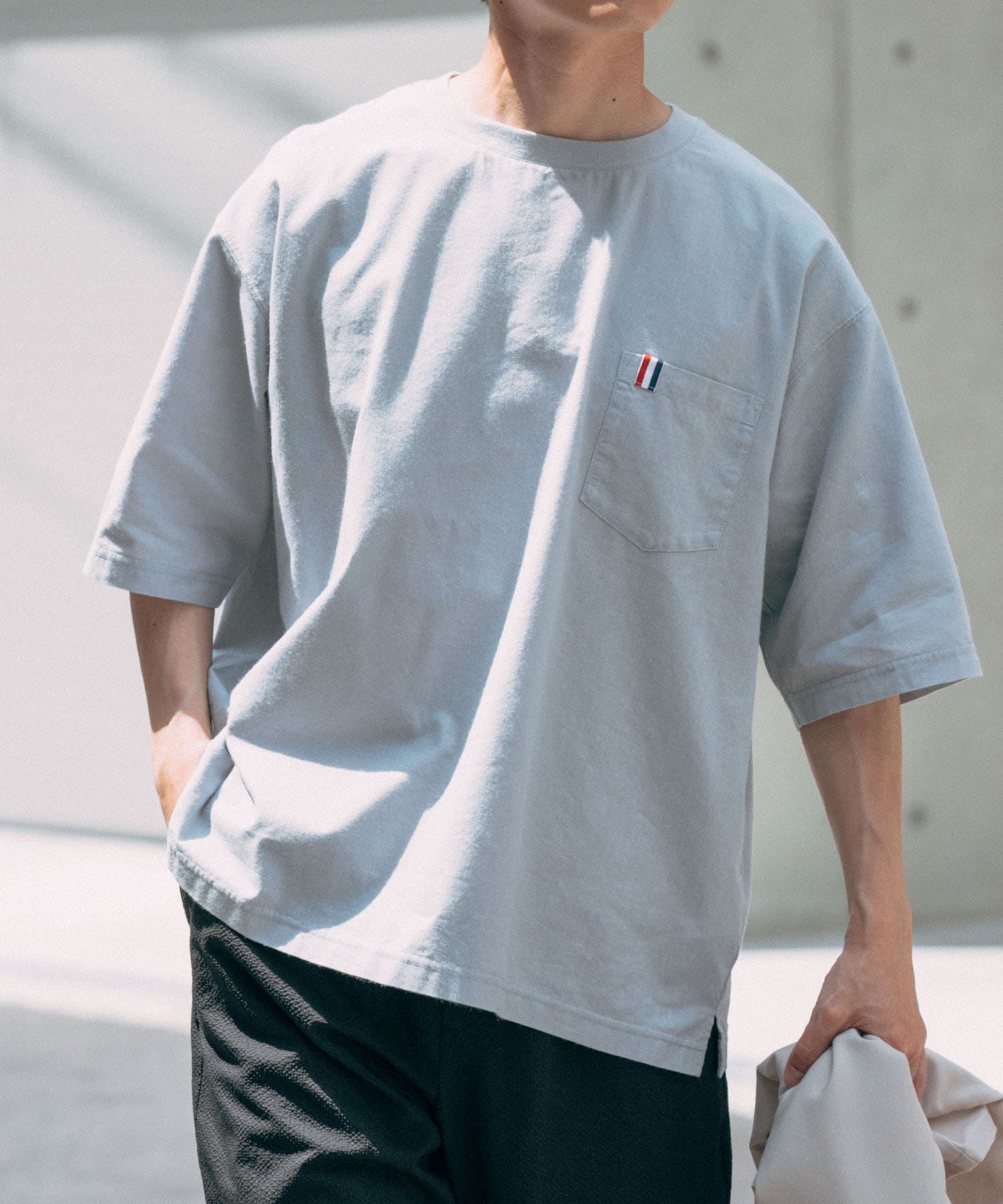 GRAY