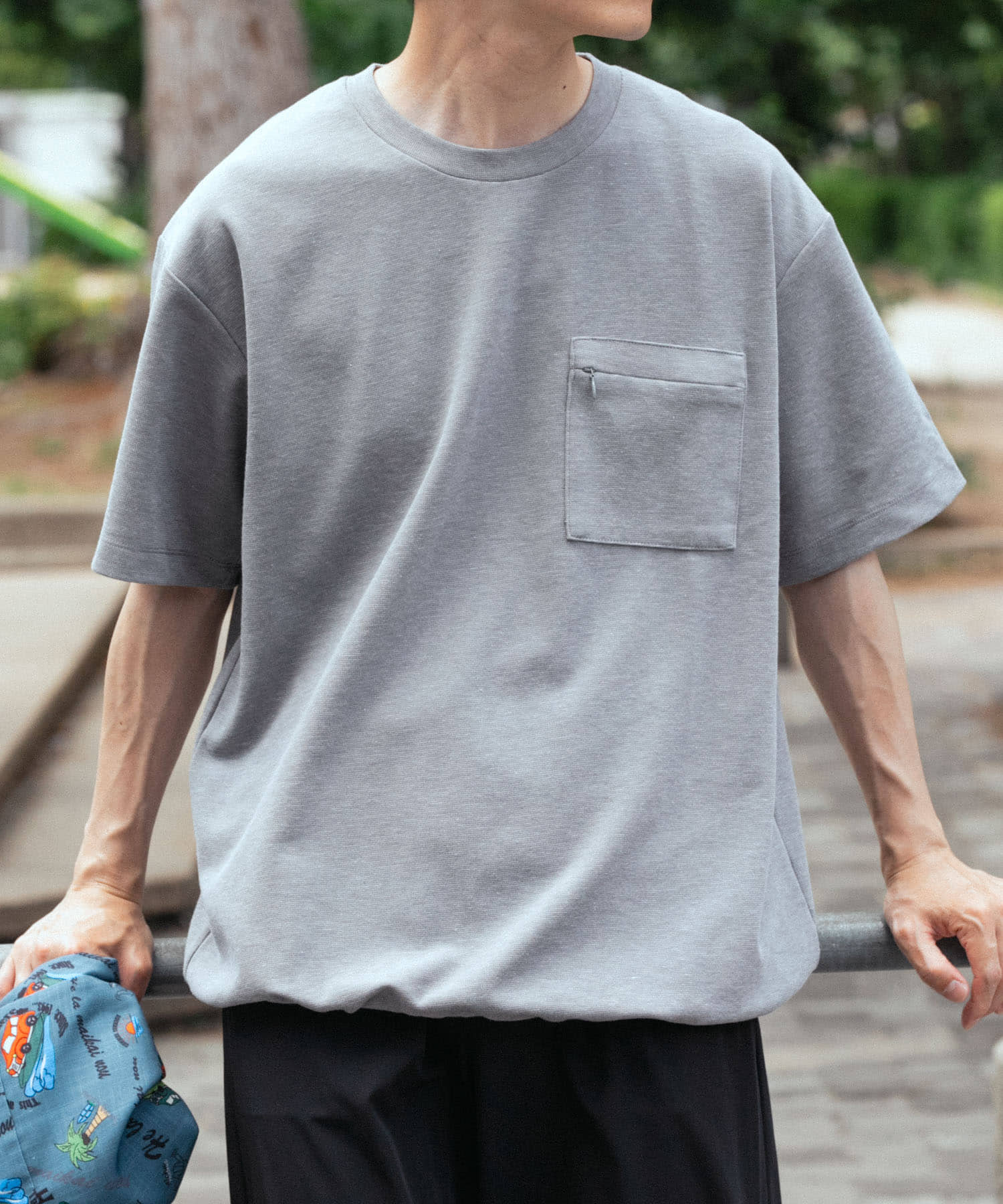 GRAY
