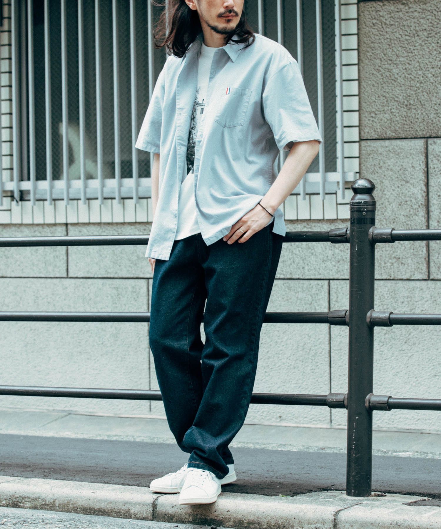 GRAY