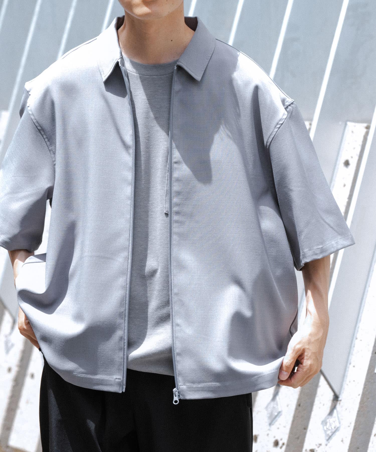 GRAY
