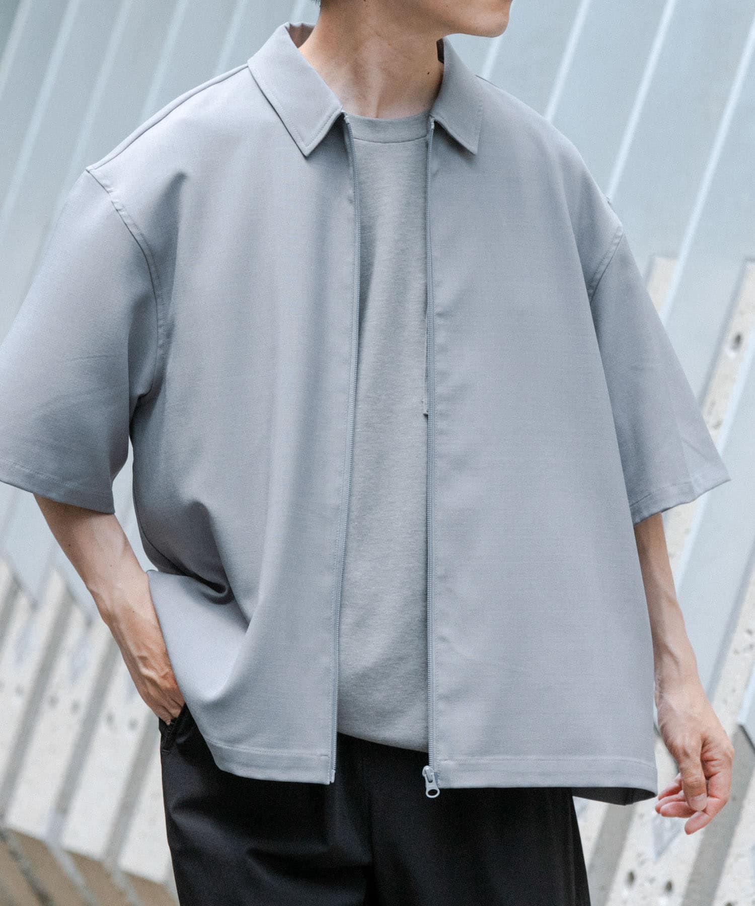 GRAY