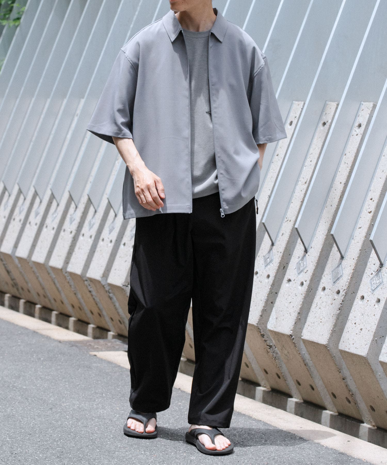 GRAY