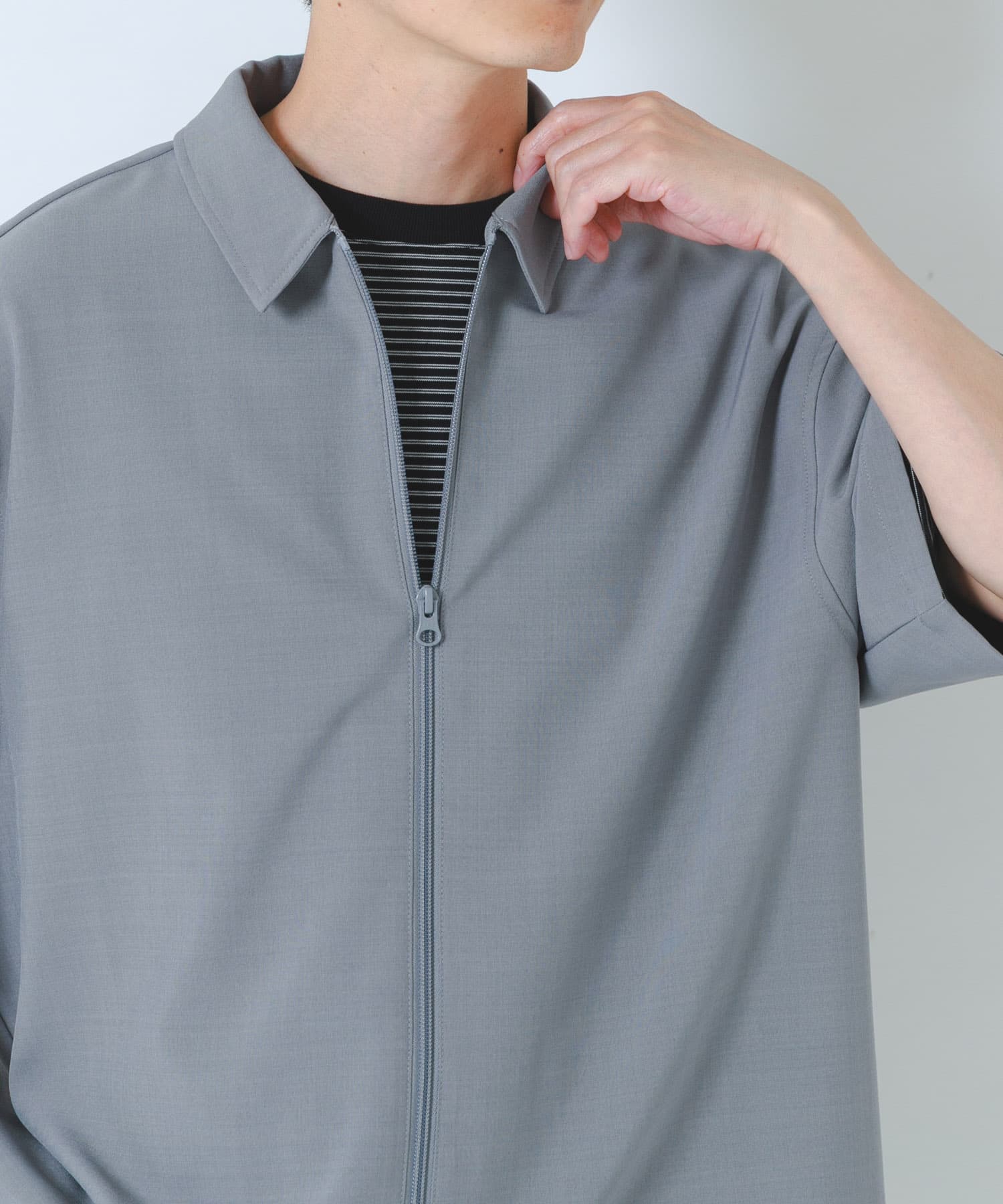 GRAY