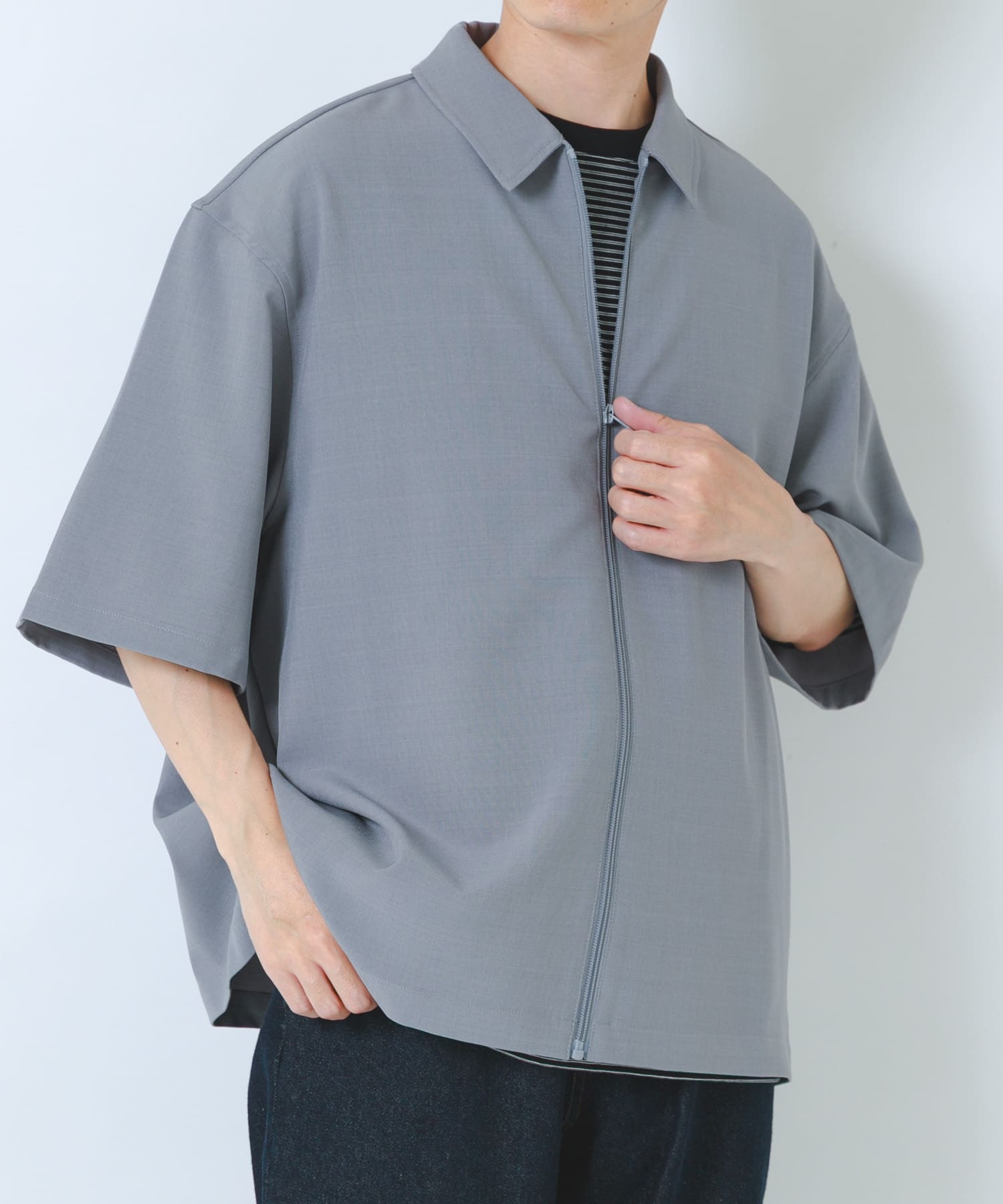 GRAY