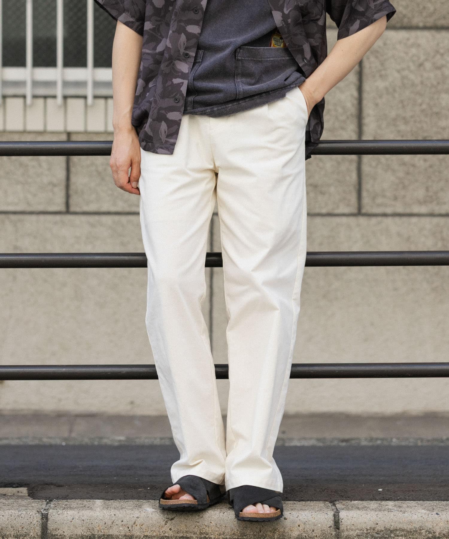 OFF WHITE