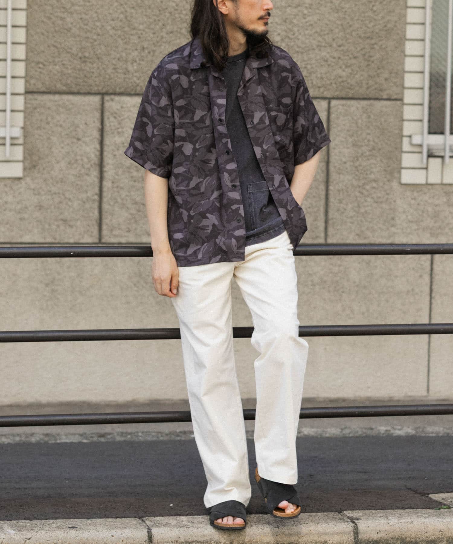 OFF WHITE