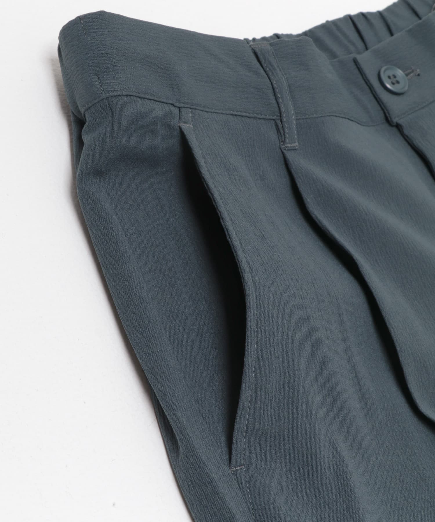 ヨウリュウ1-tuckテーパードパンツ NVY M