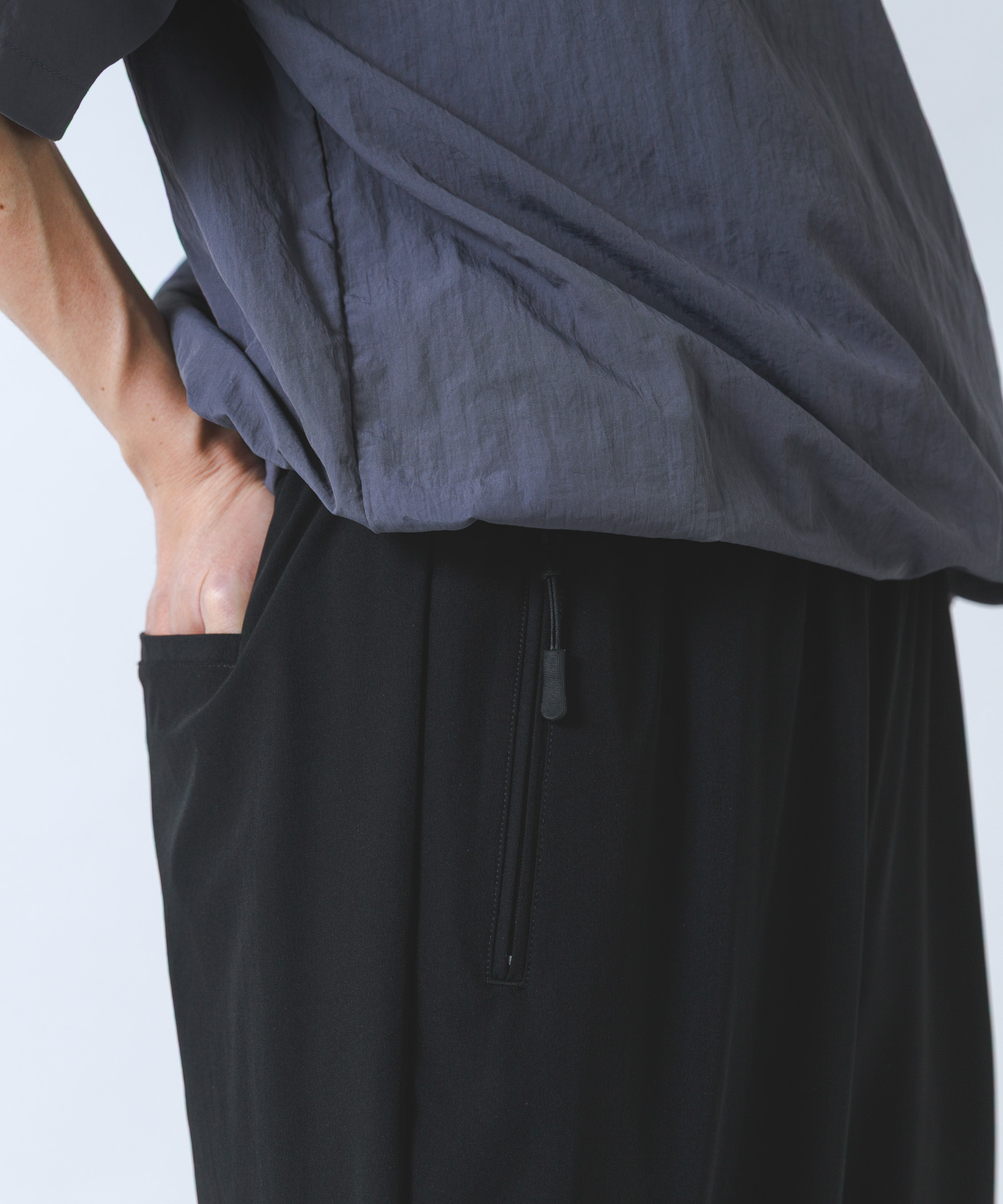 『接触冷感/吸水速乾/イージーケア』多機能ナイロンストレッチイージーパンツ