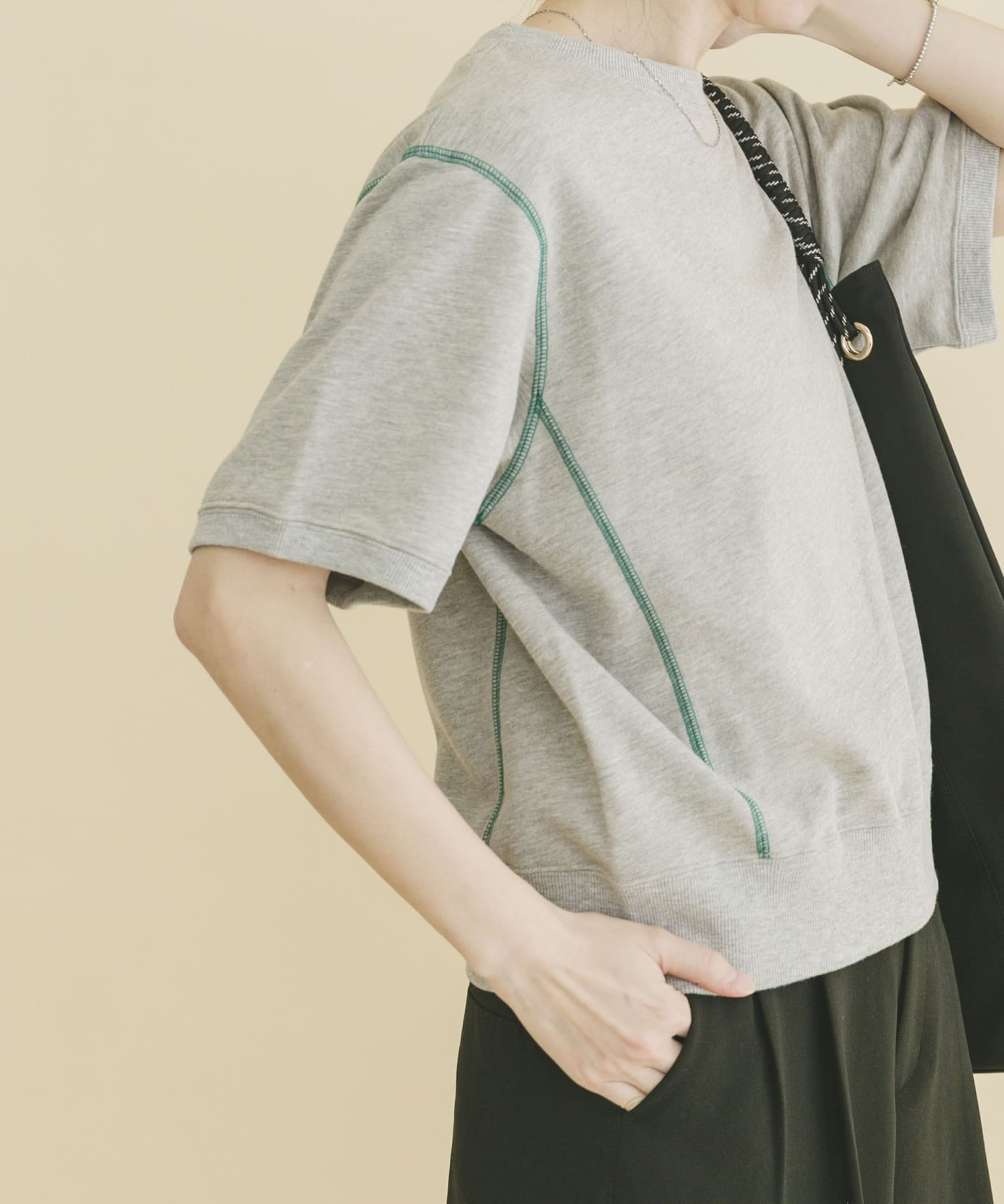 カラーステッチスウェット