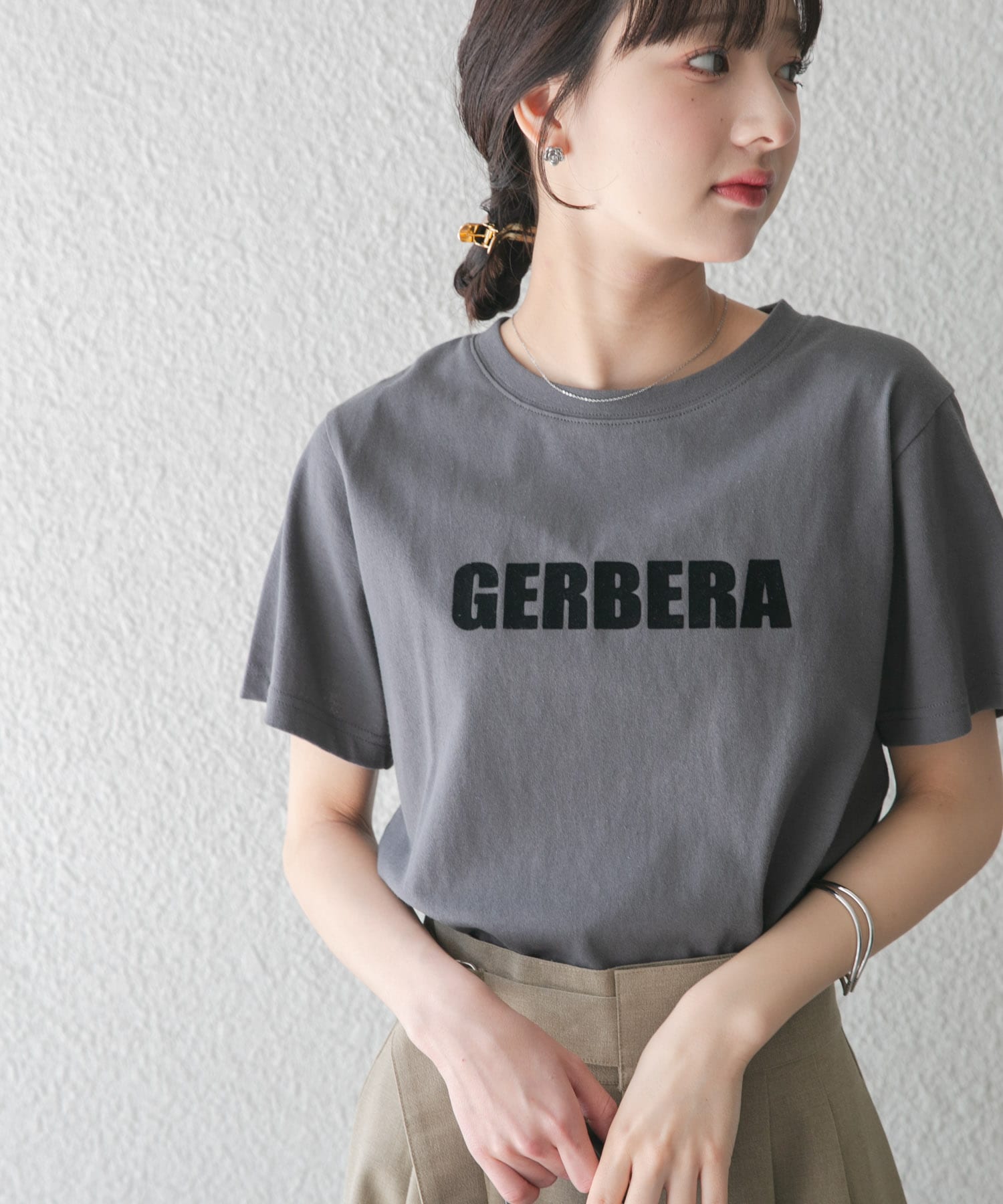 フロッキープリントTシャツ