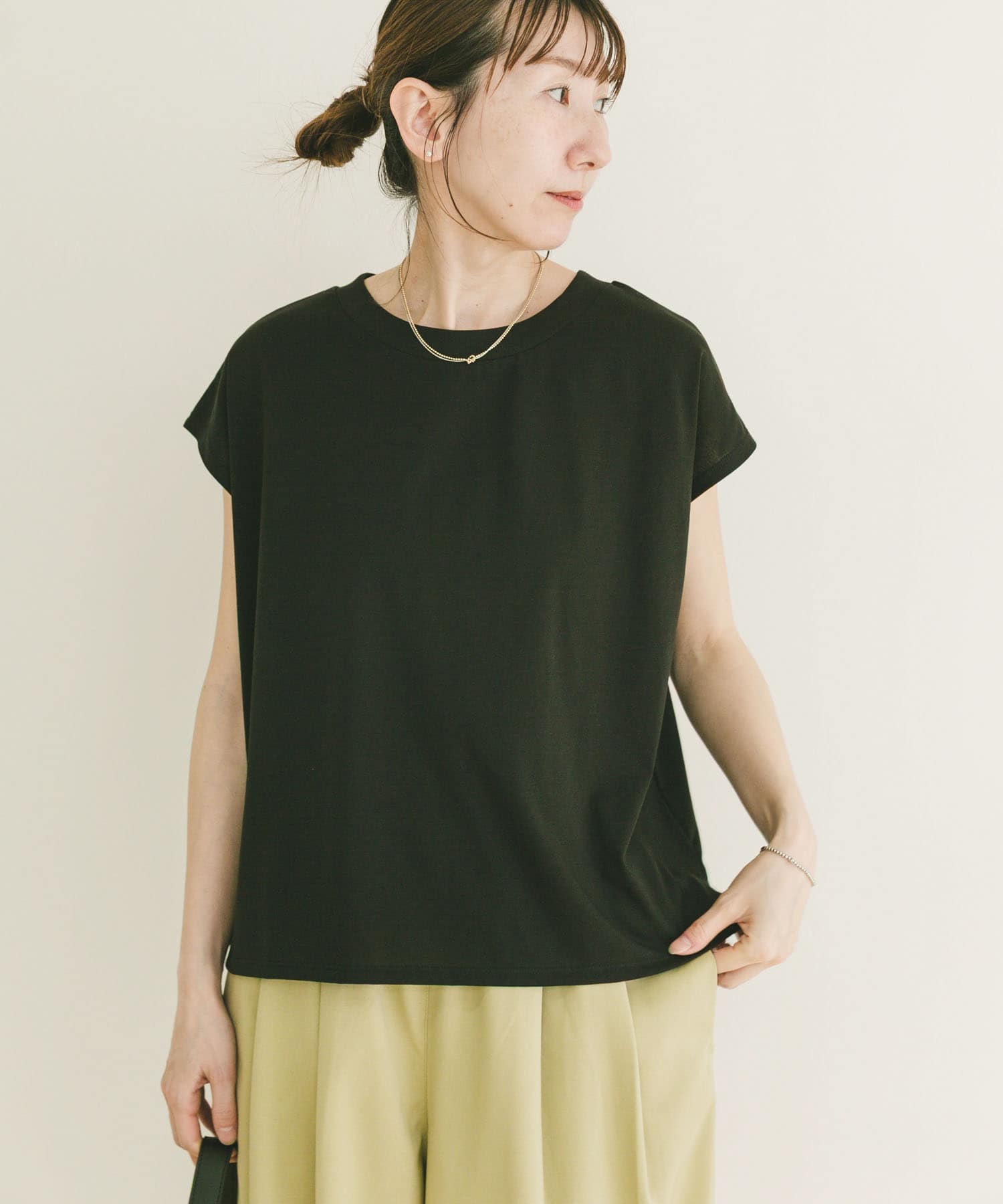 クルーネックノースリTシャツ