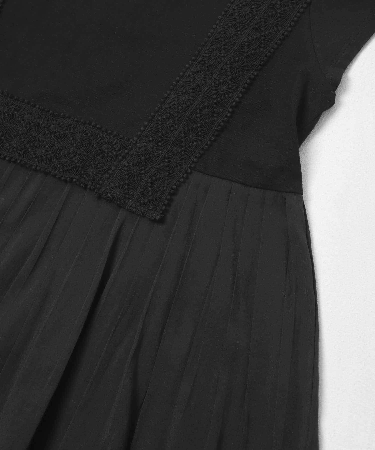 レーストリムプルオーバー BLK Free