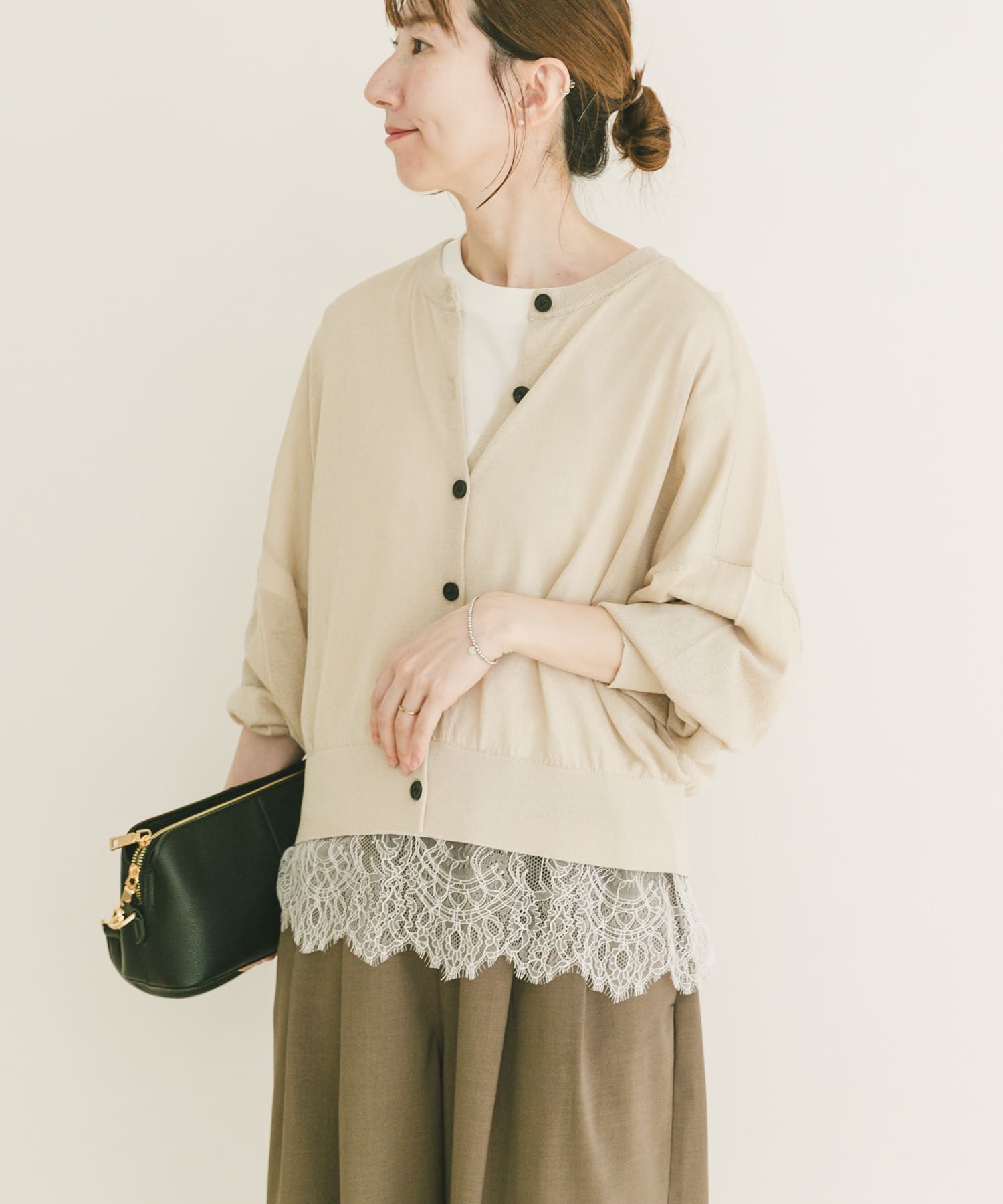 エアリークルーネックカーディガン