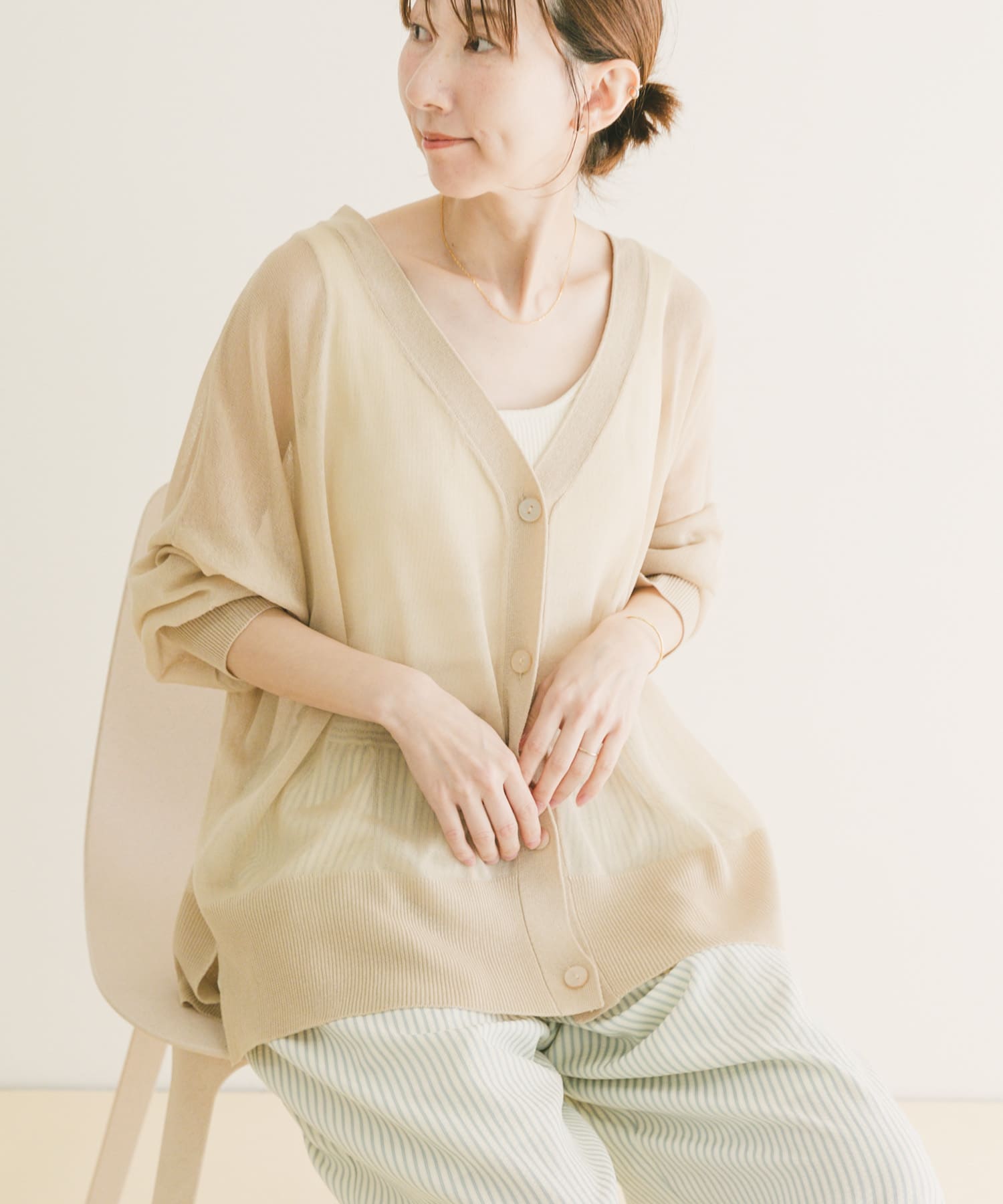 シアーVネックニットカーデ