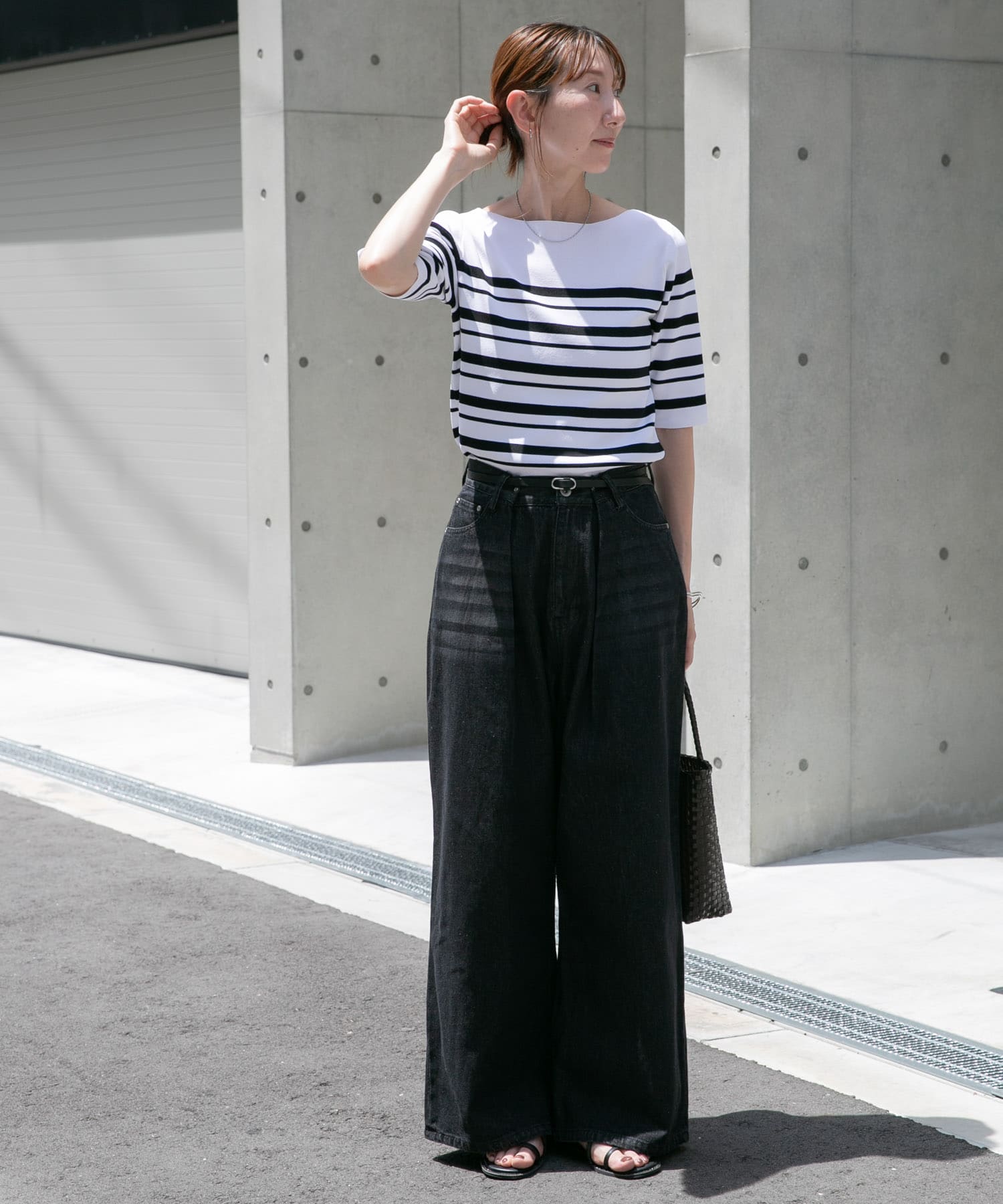 WHT×BLK