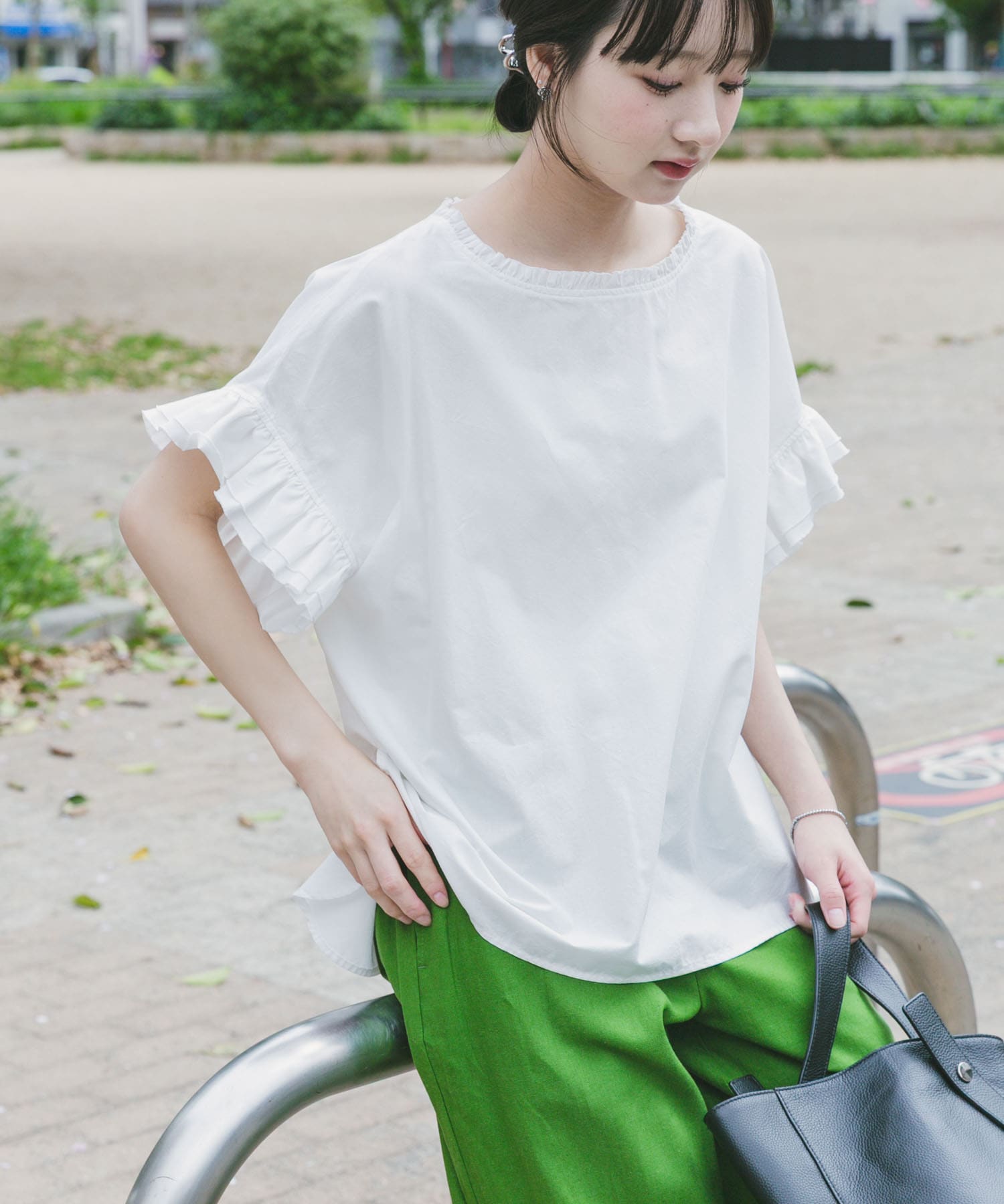 ダブルフリルブラウス