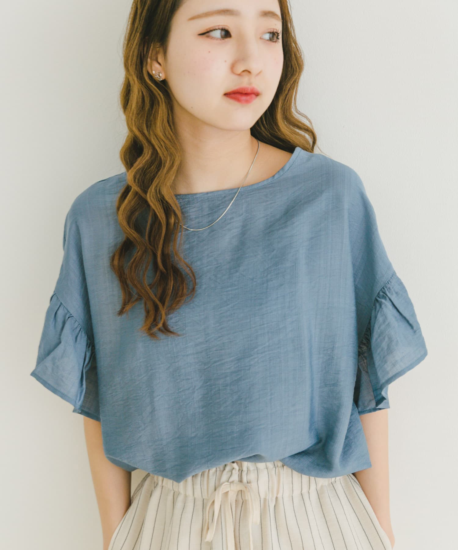 袖フリルブラウス