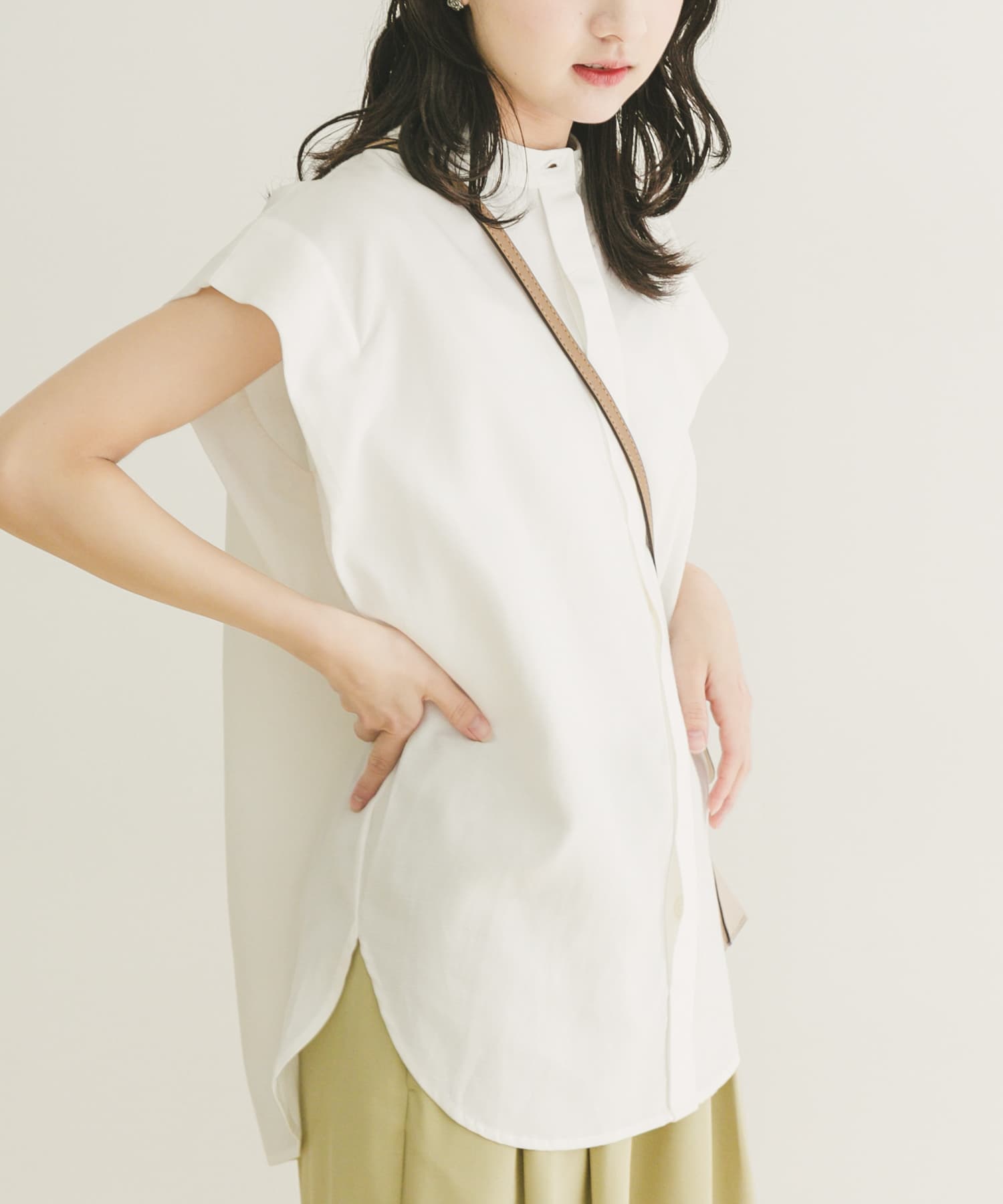 リネン混タックフレンチスリーブシャツ