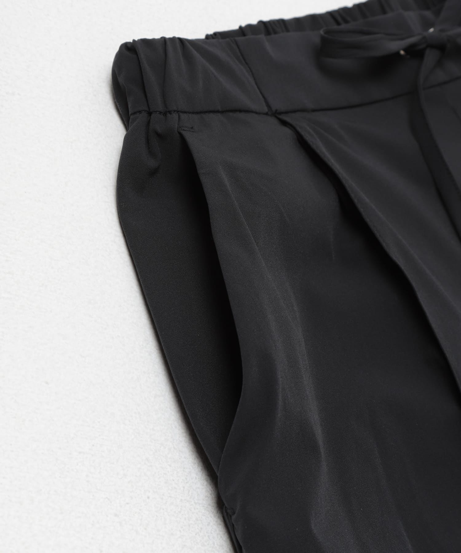 タックテーパードストレッチパンツ BLK Free