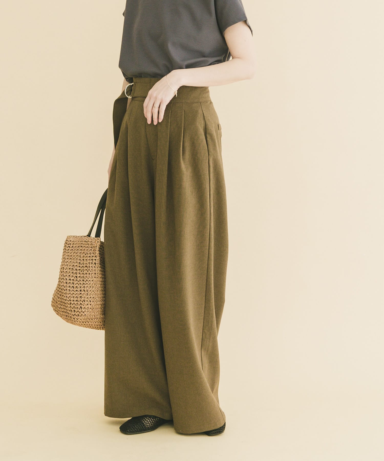 アシメデザインベルトパンツ