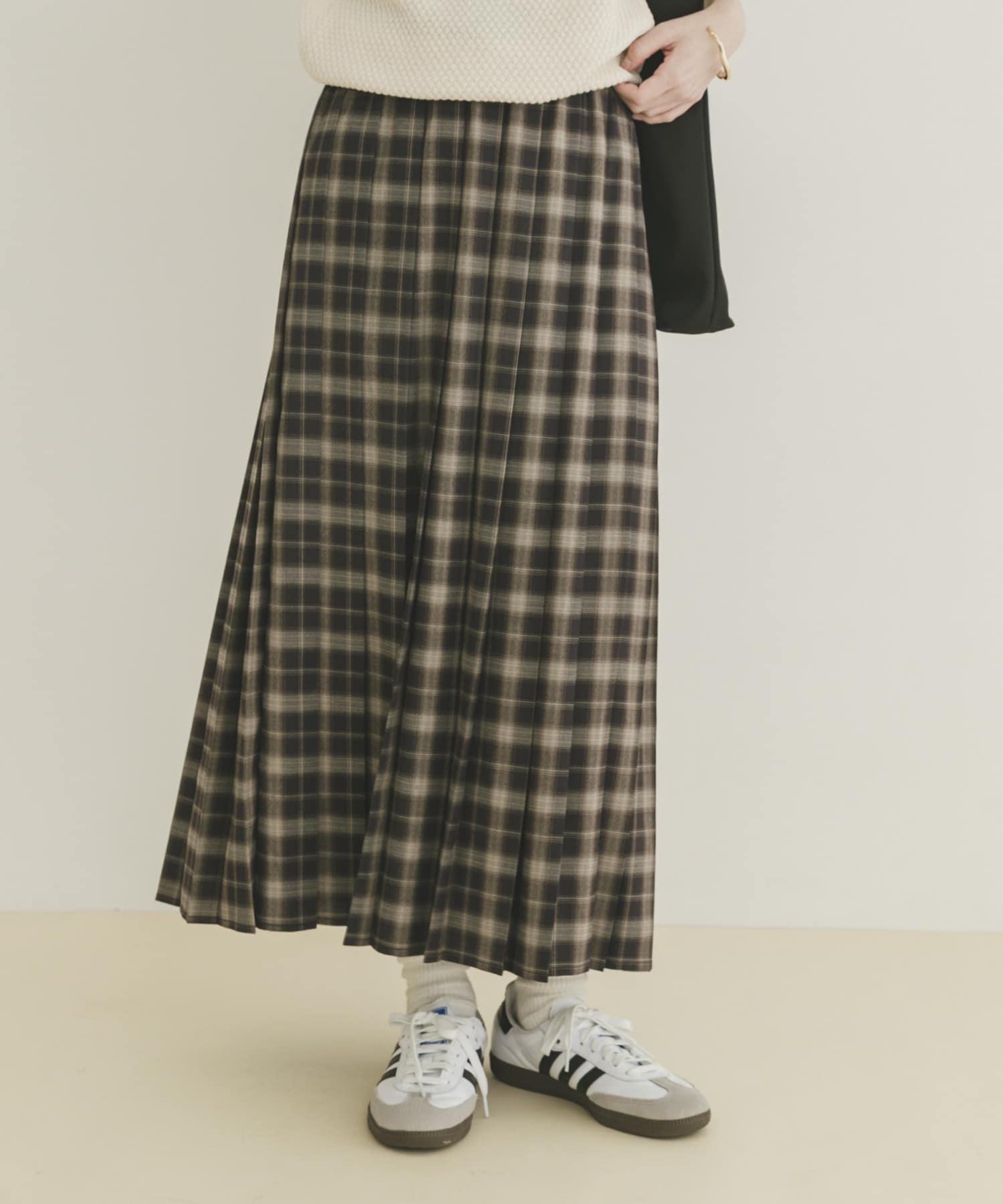 プリーツロングスカート