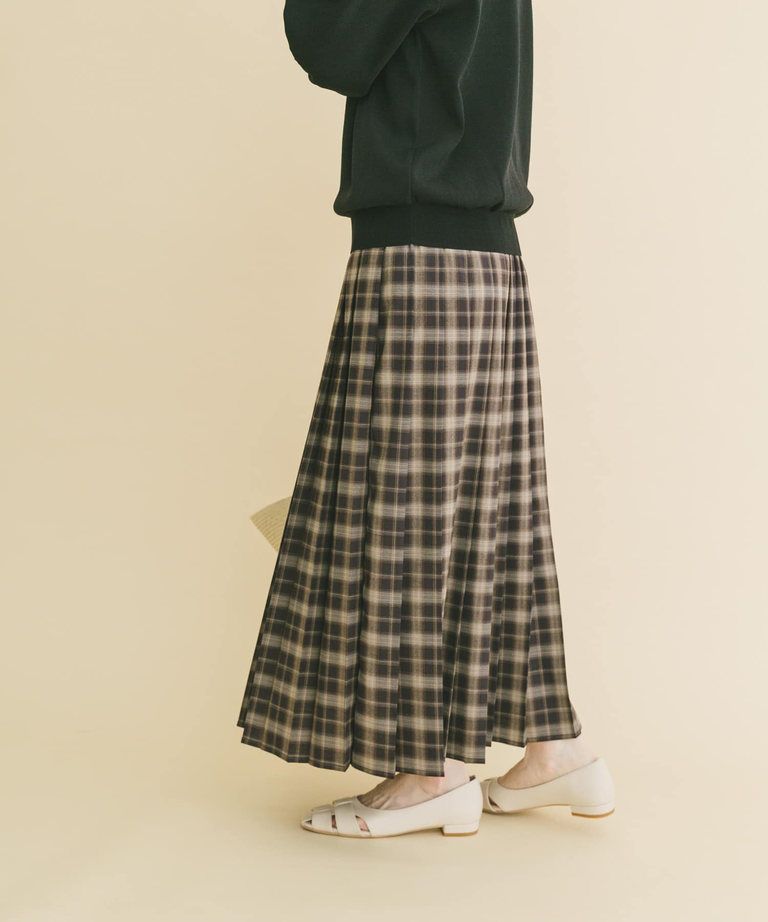 プリーツロングスカート