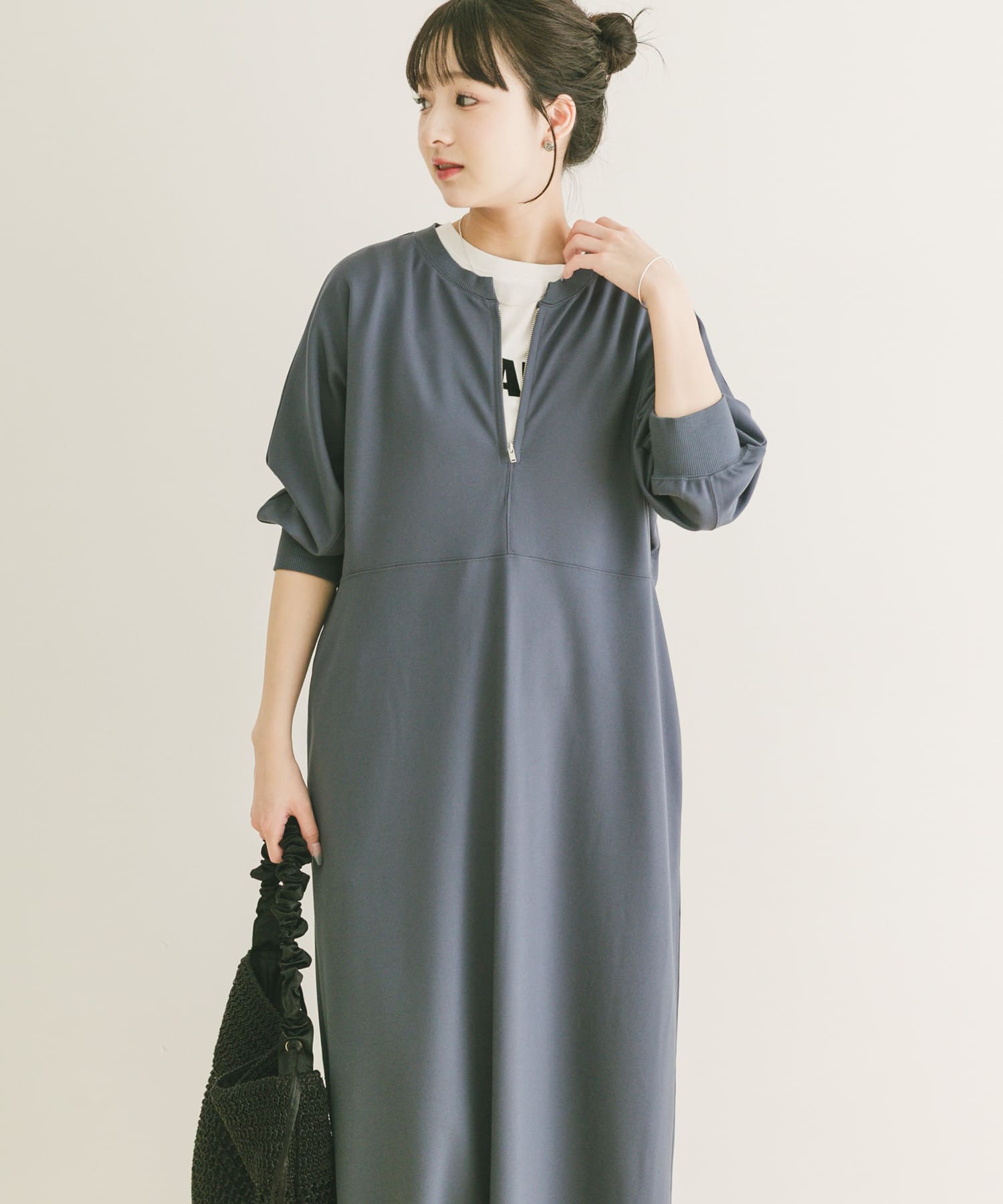 ハーフジップドルマンワンピース