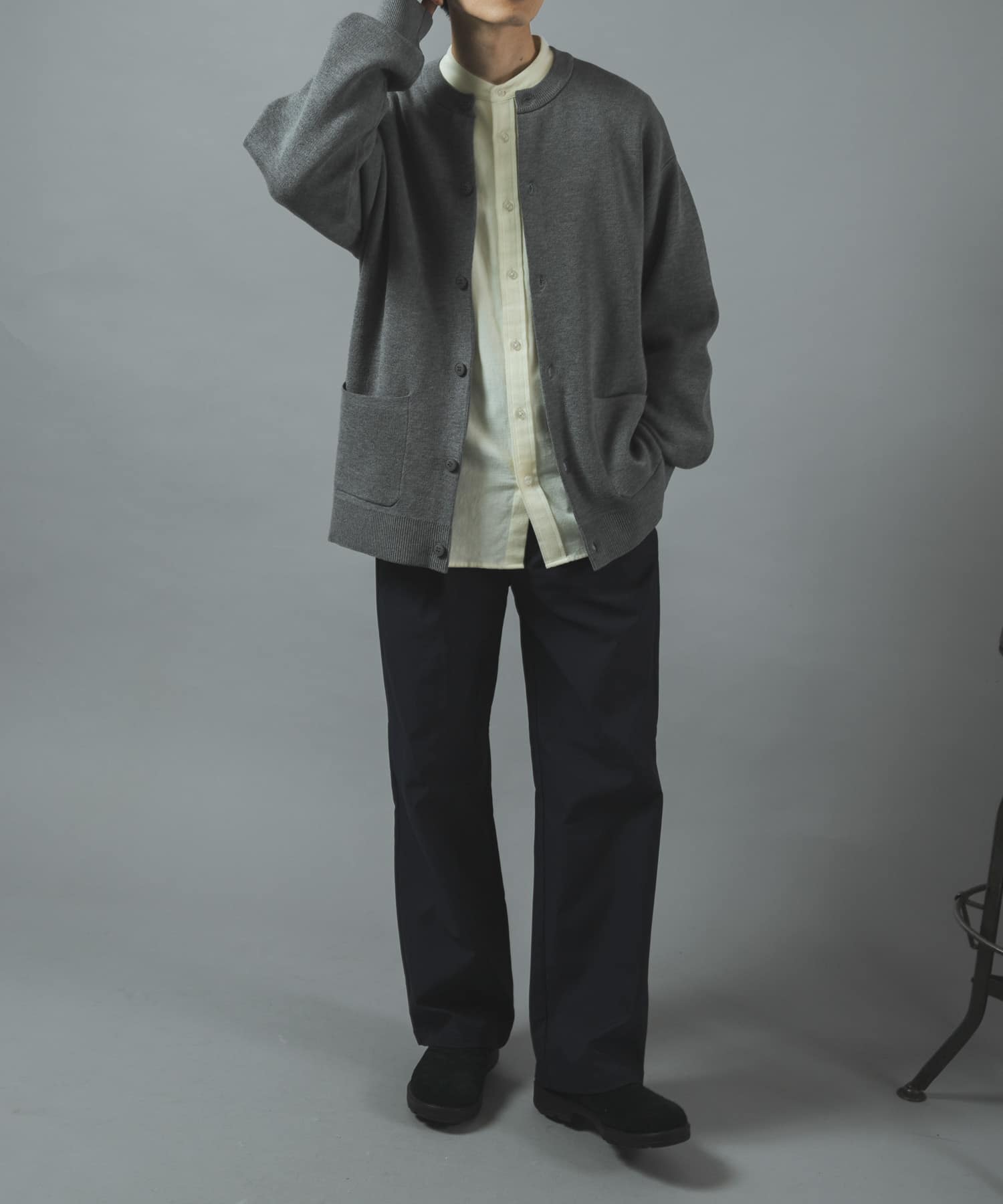 TOP GRAY