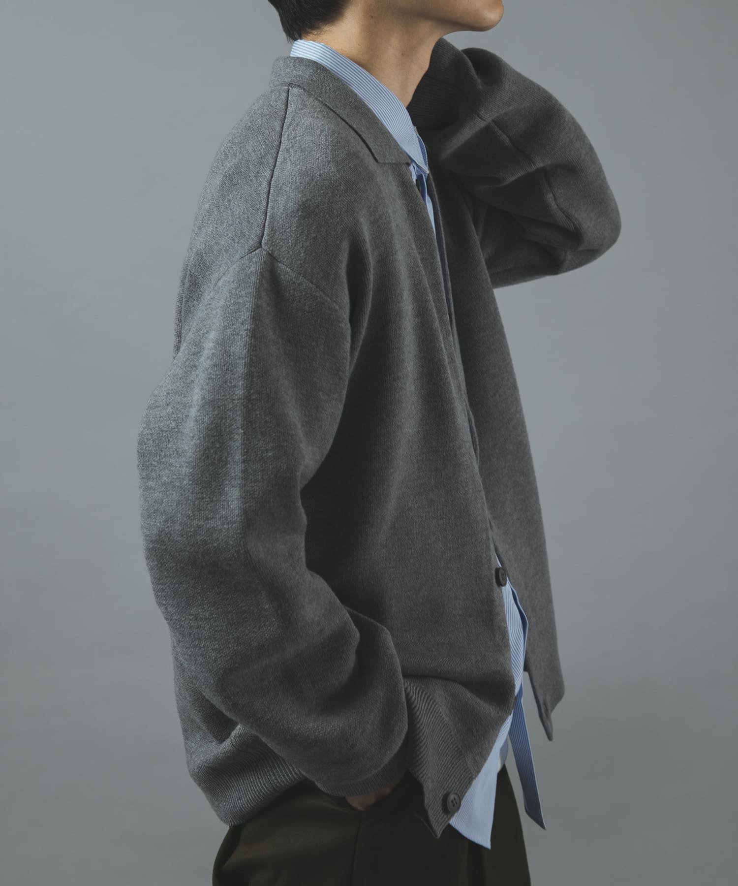 TOP GRAY
