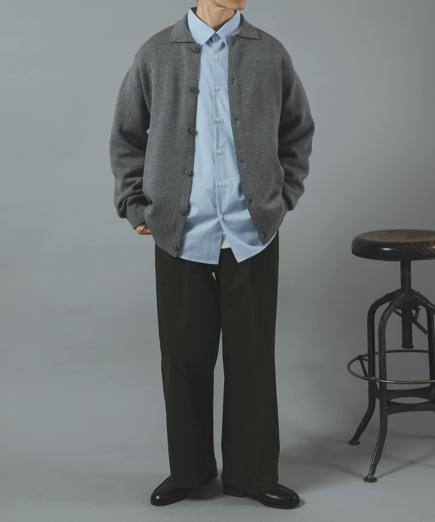TOP GRAY