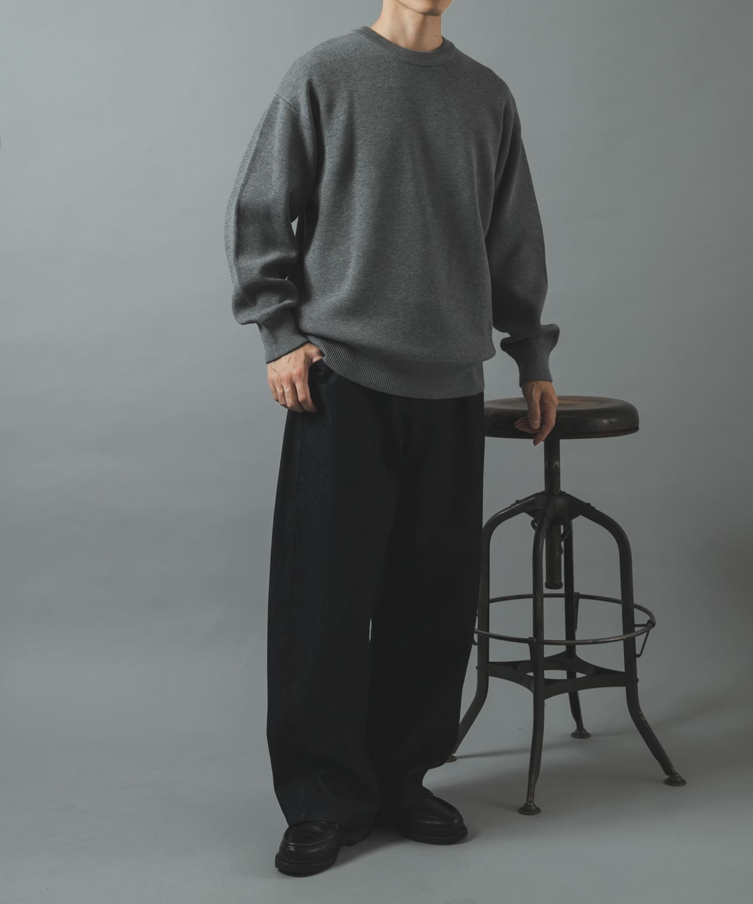 TOP GRAY