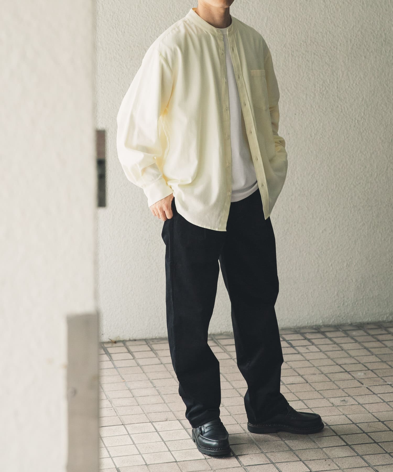 OFF WHITE