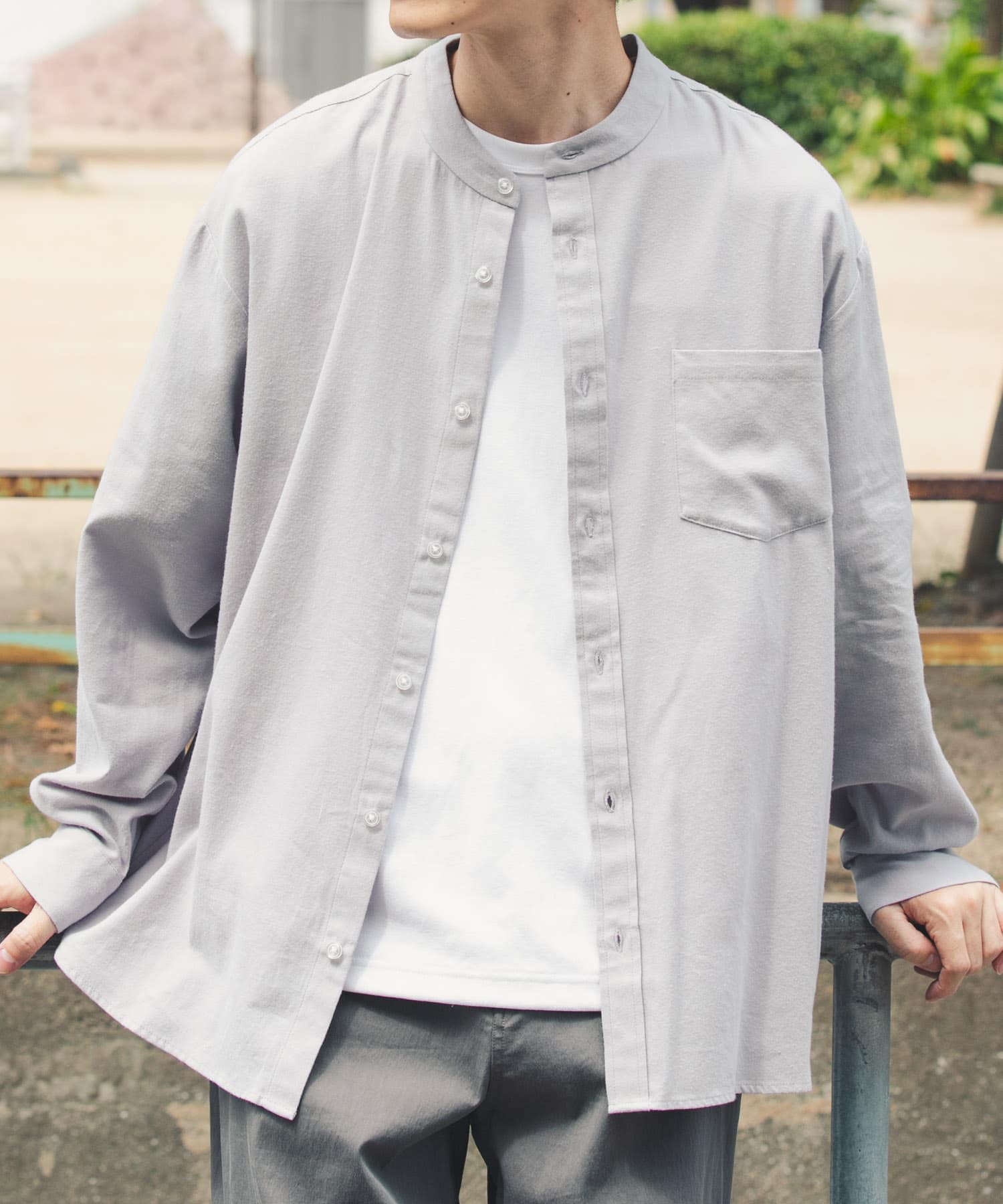 GRAY