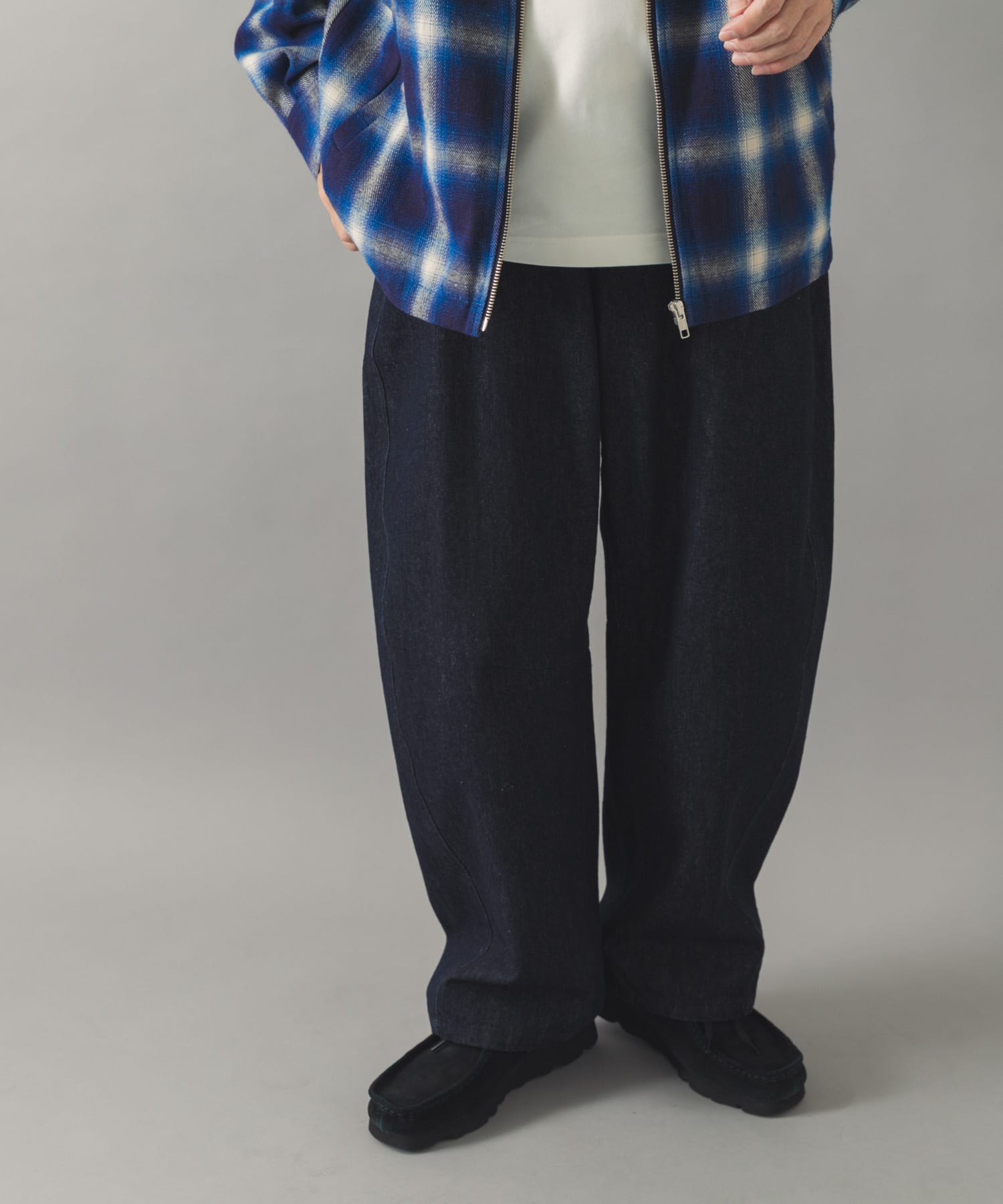 限定値下venerdi.pomeriggio 刺繍デニム バレルレッグ　ビジュー ソフトバレルデニム(M NAVY): ボトム｜URBAN RESEARCH公式ファッション通販