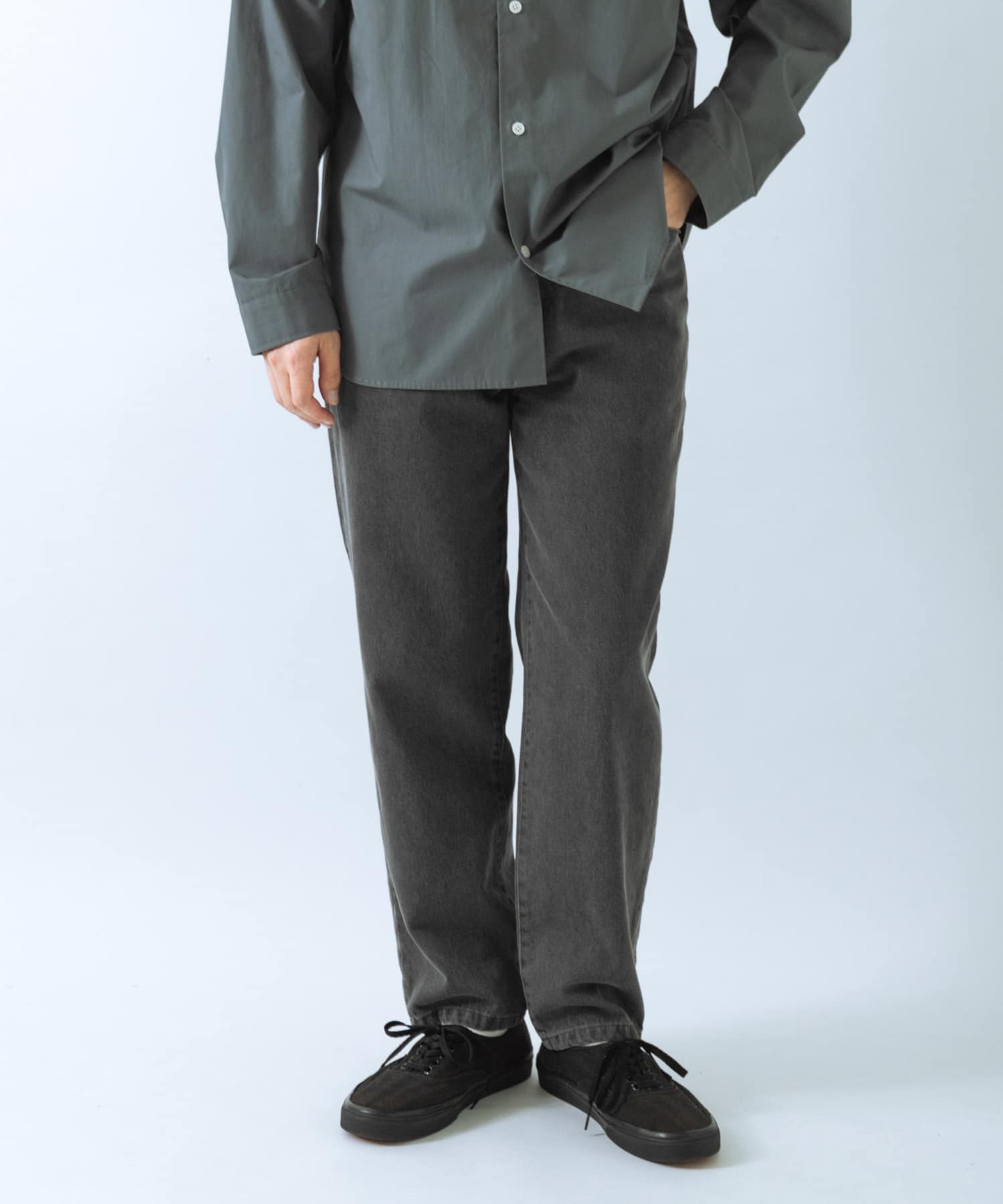 GRAY