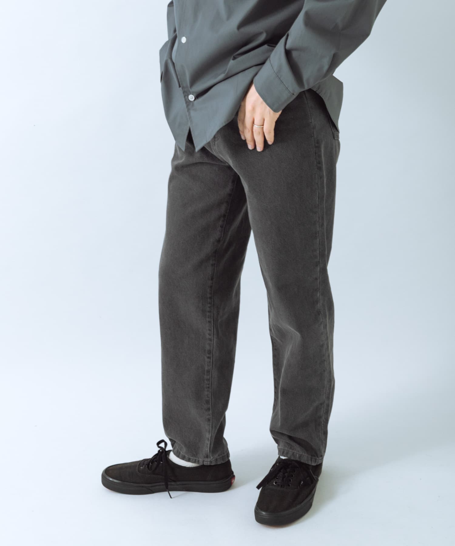 GRAY