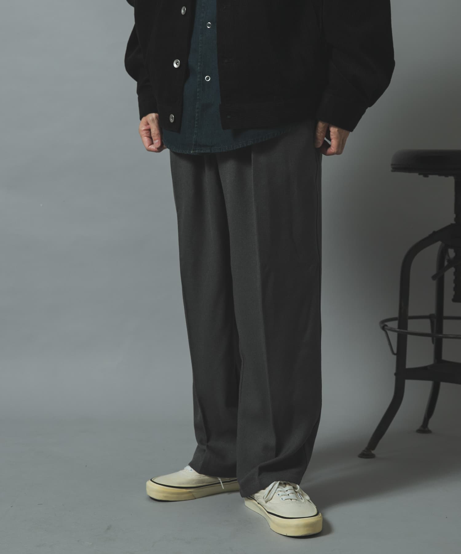 GRAY