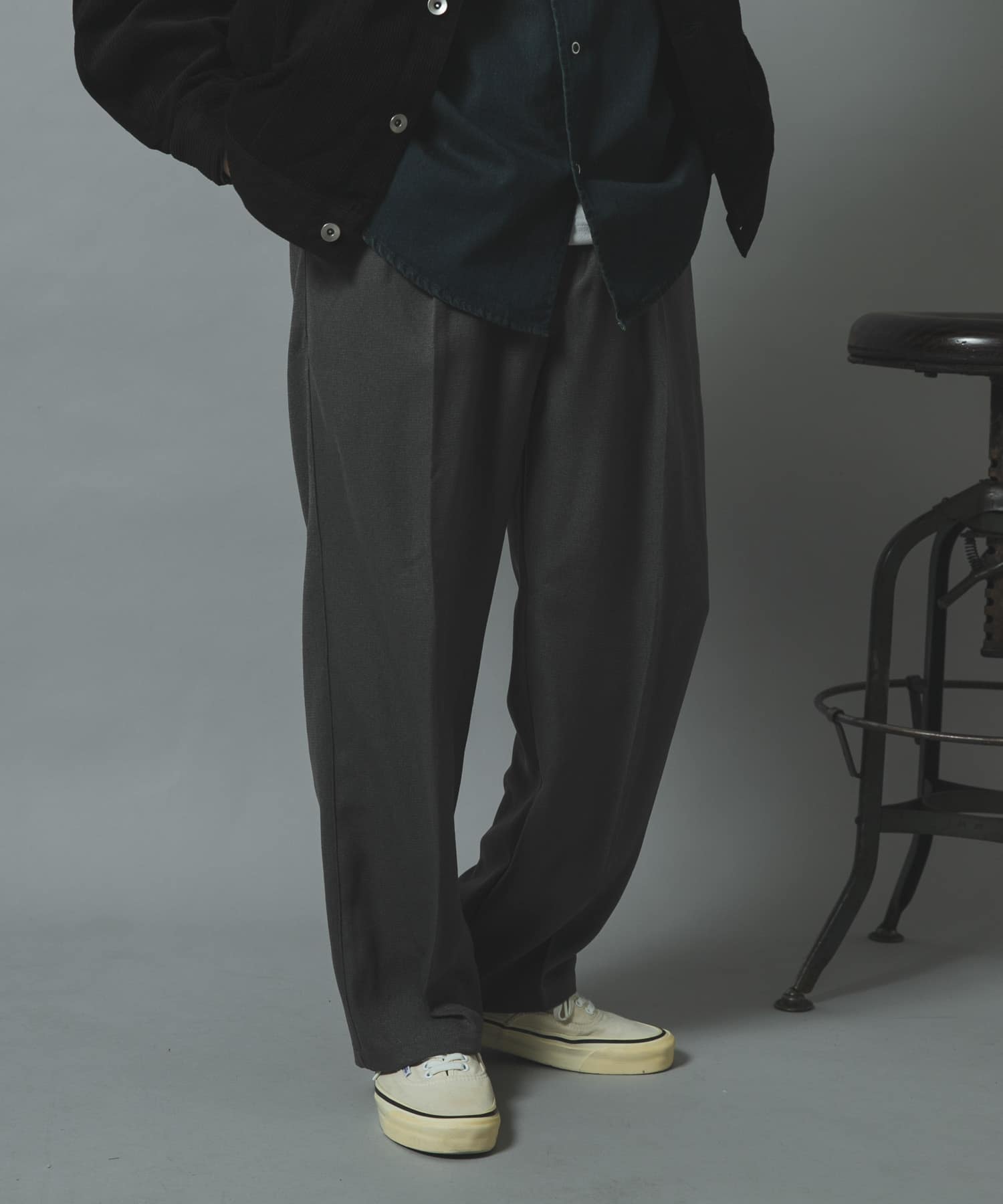 GRAY
