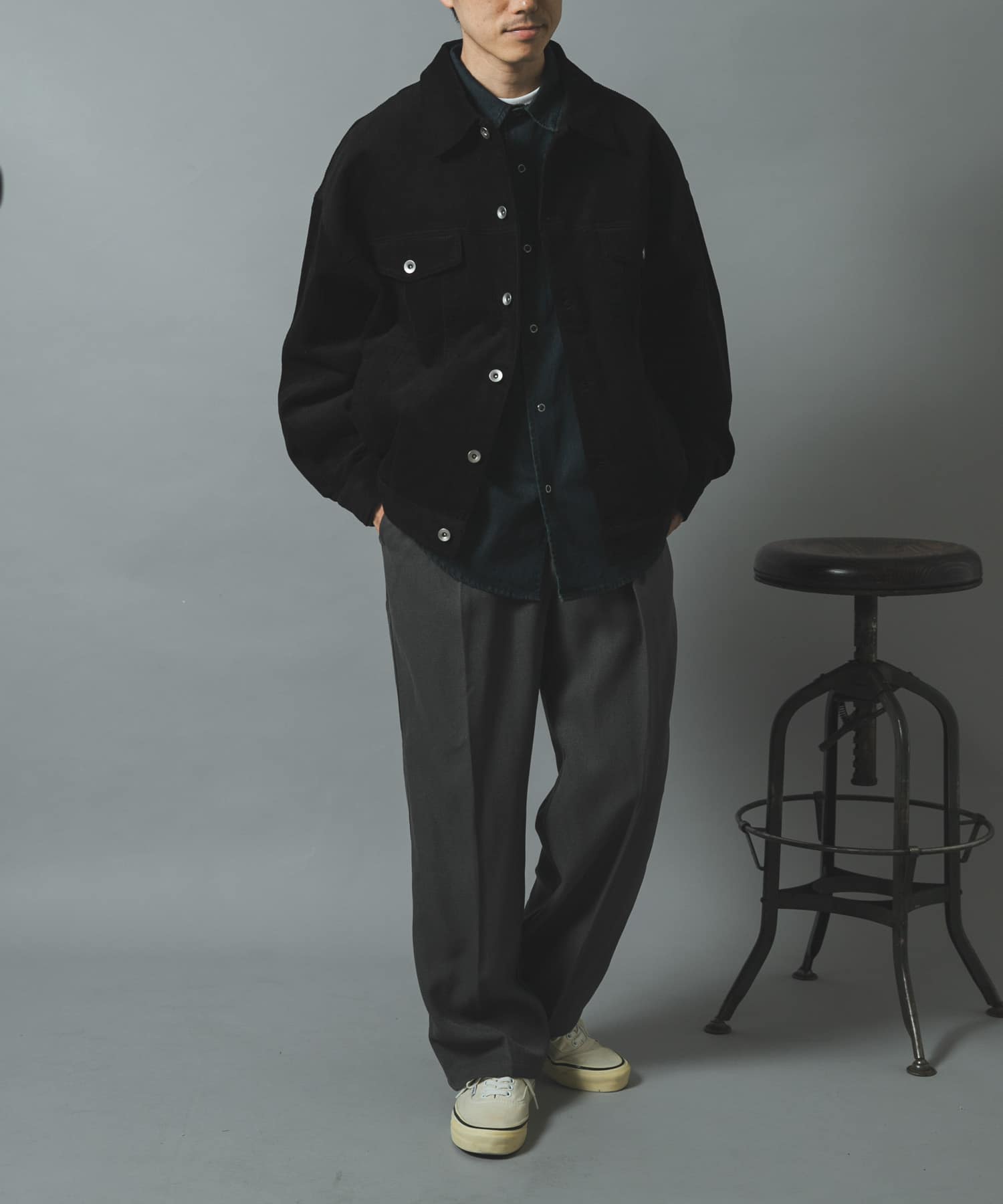 GRAY