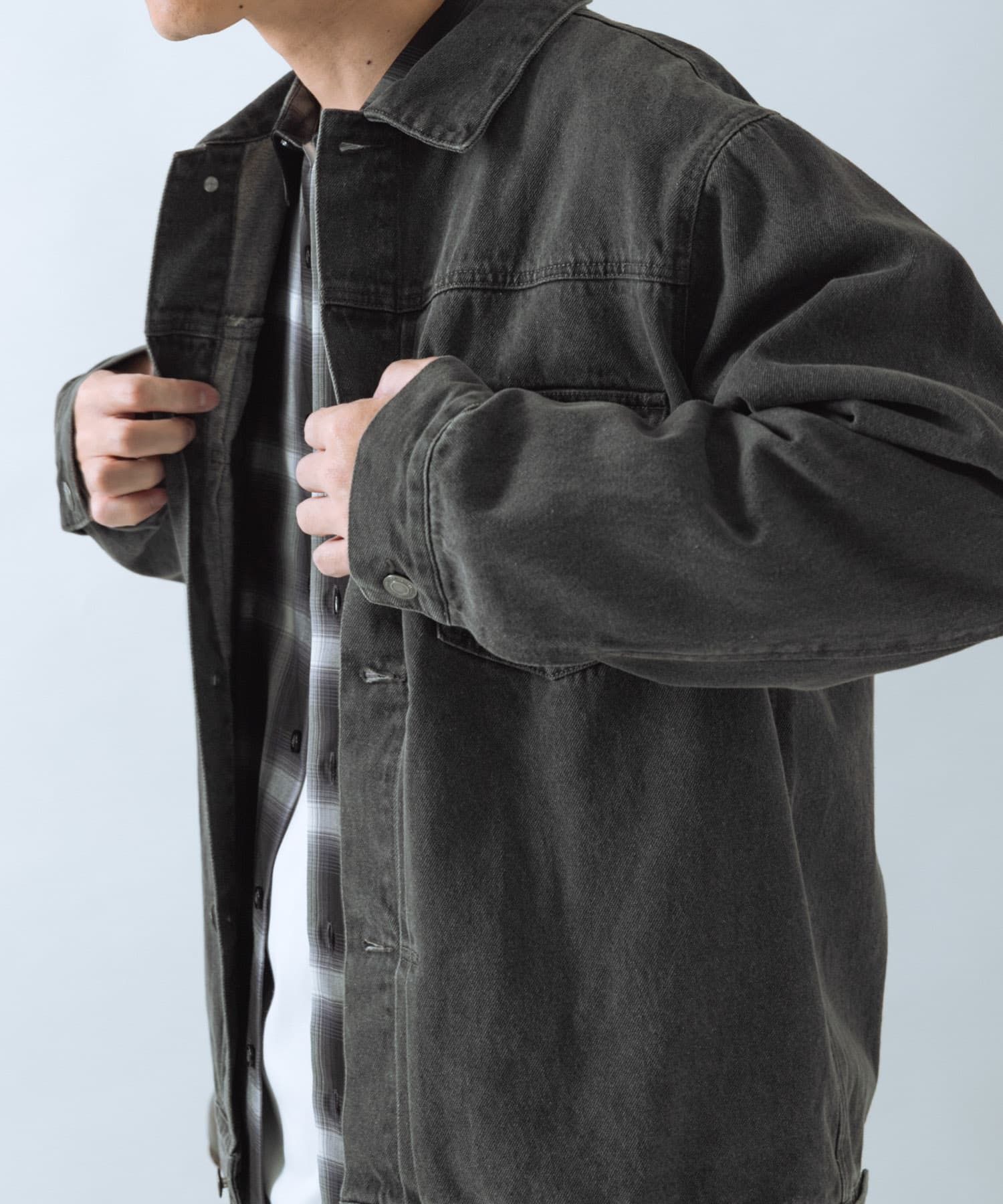 GRAY